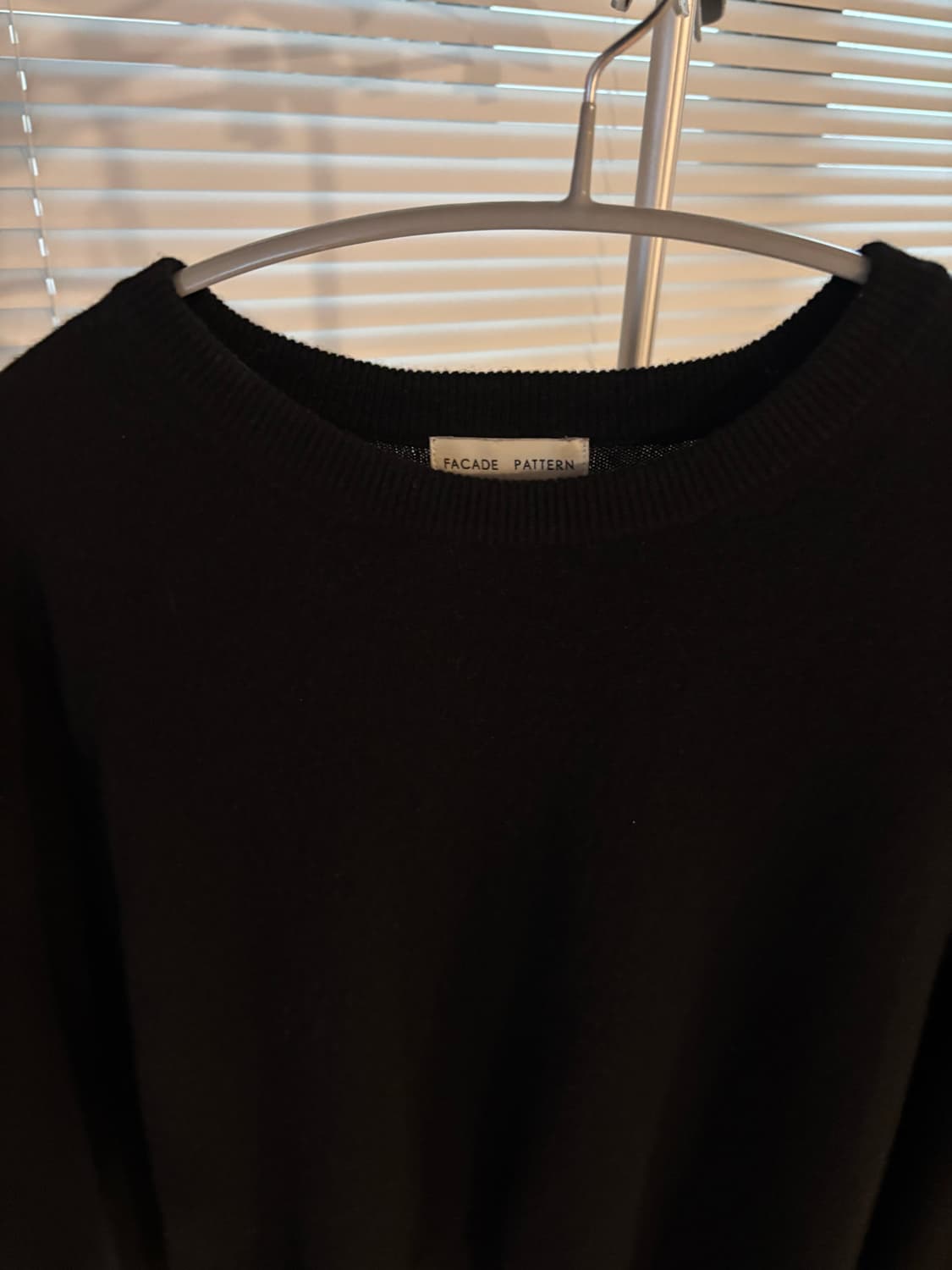 파사드패턴 캐시미어 라운드 니트 블랙 상품이미지6