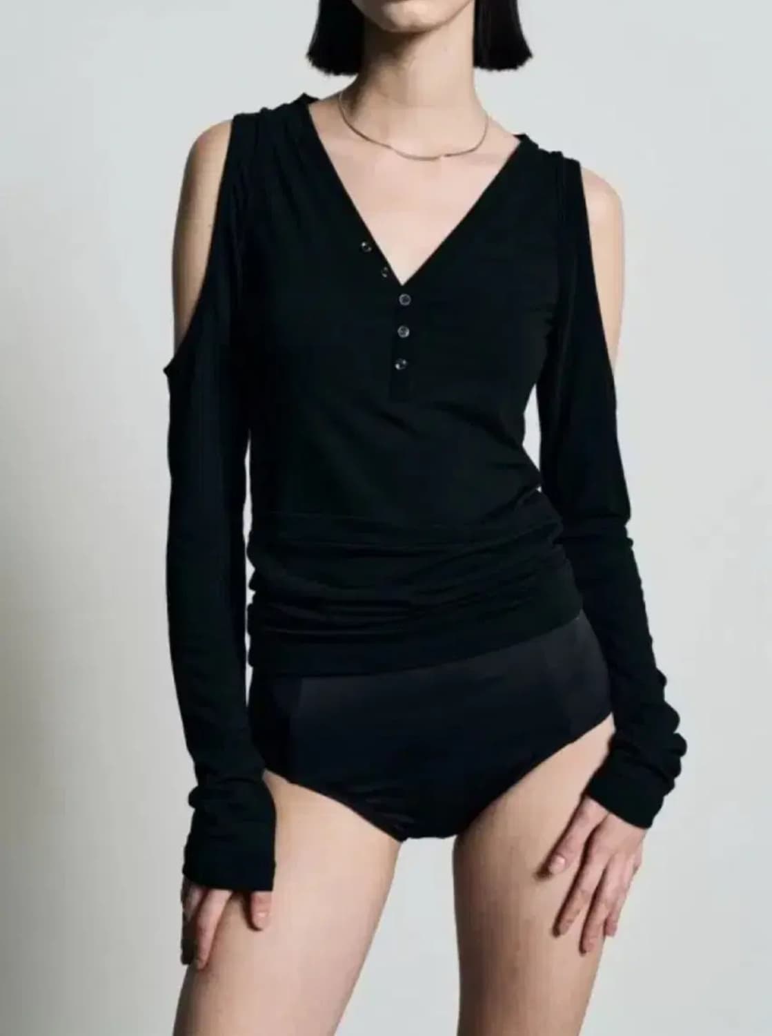 보헤미안서울 홀버튼 롱슬리브 탑 상품이미지1