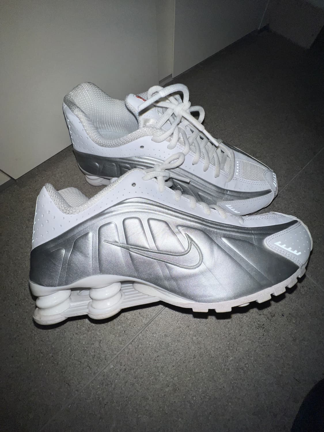 나이키 샥스 화이트 메탈릭 실버 상품이미지5