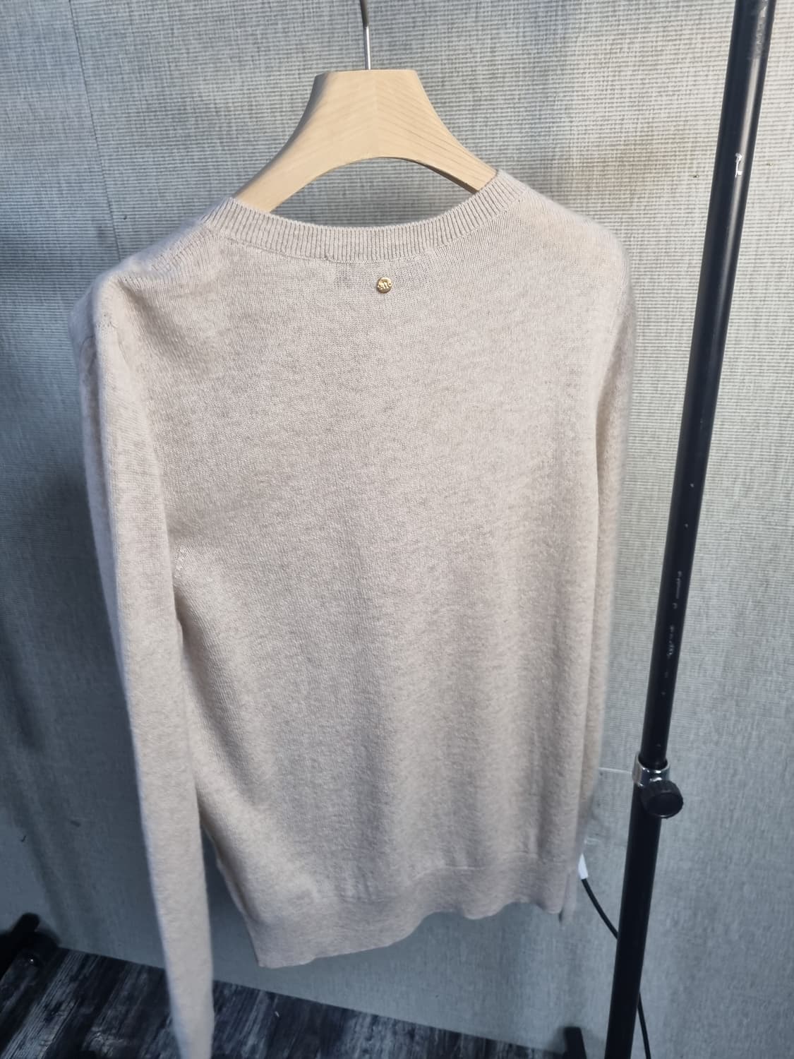 이태리 명품 브랜드 안드레모리스
100%캐시미어 긴팔니트 상품이미지3