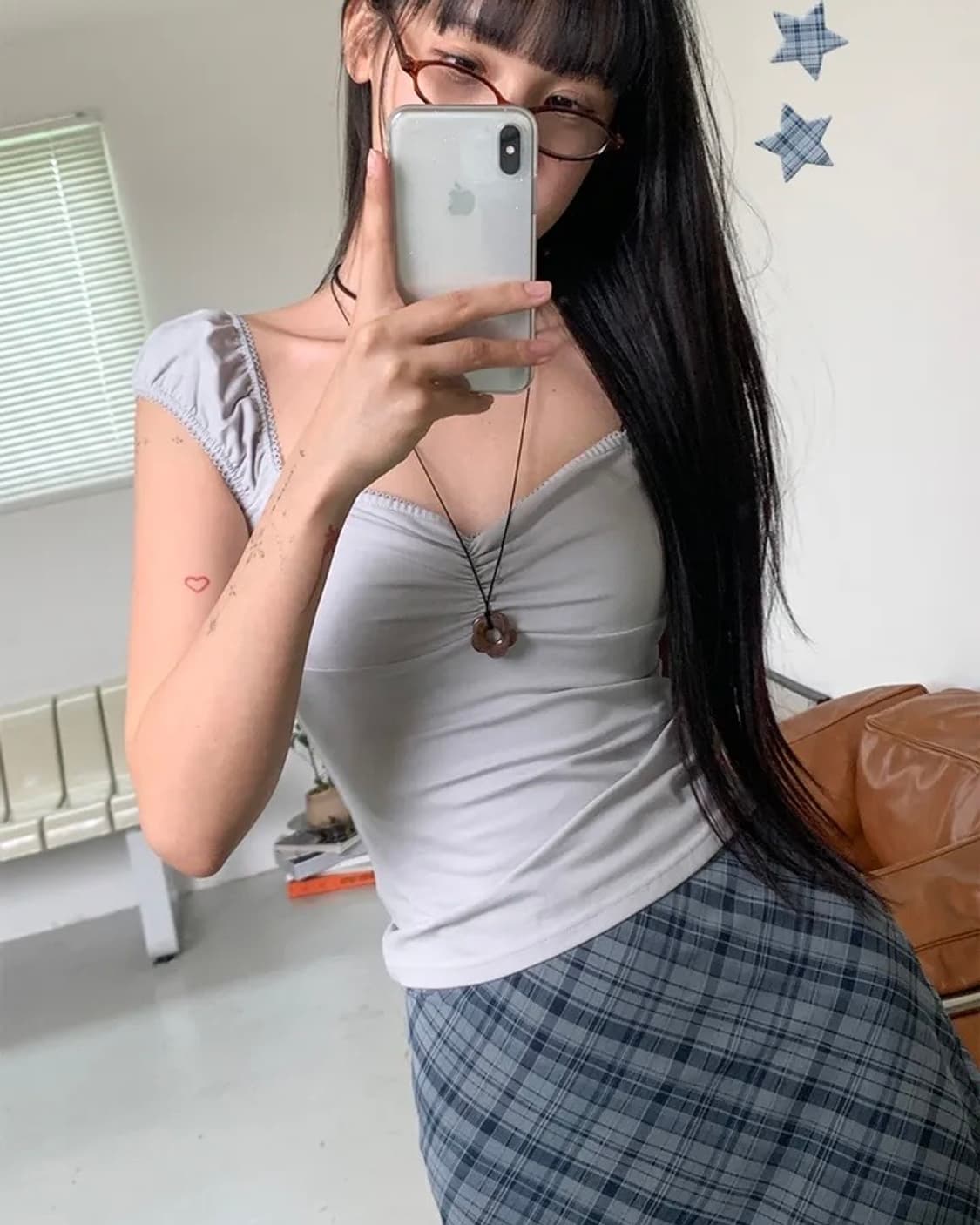 아쿠비클럽 셔링 레이스 슬리브리스 그레이 상품이미지2