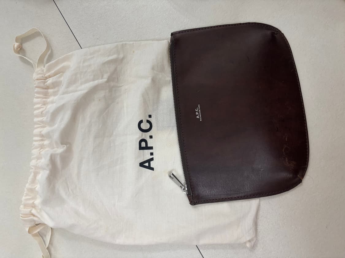 아페쎄 하프문 클러치 상품이미지2