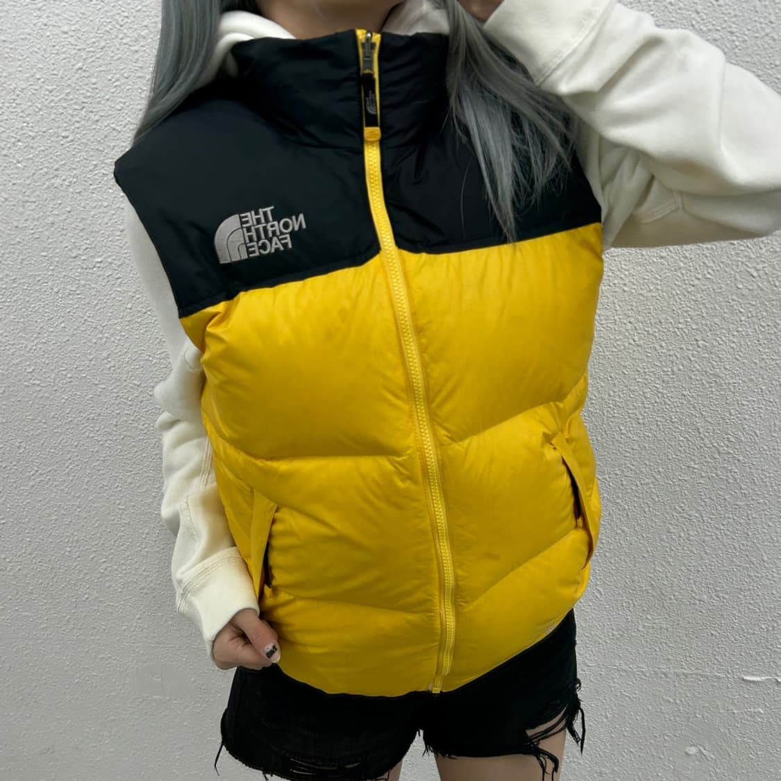 노스페이스 700 블랙 배색 옐로우 패딩조끼 95 상품이미지2