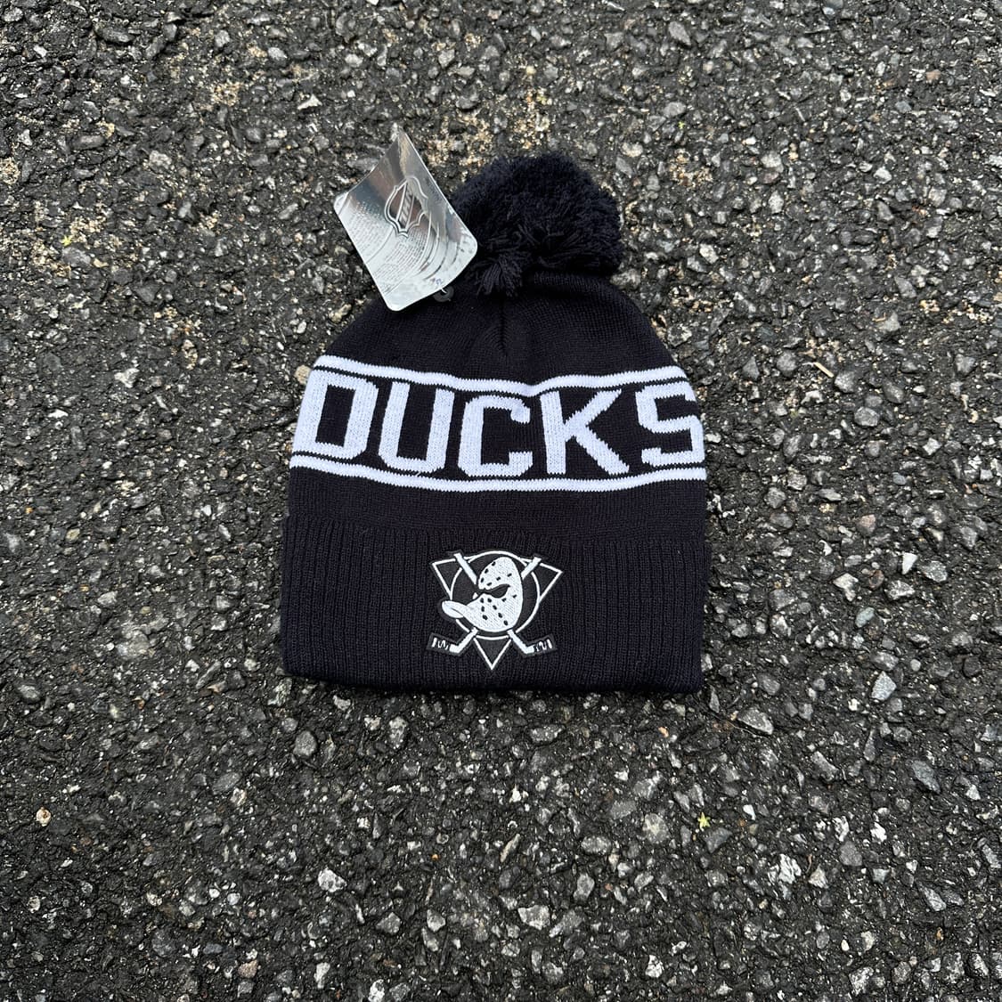vintage NHL anaheim duks pompom beanie 상품이미지1