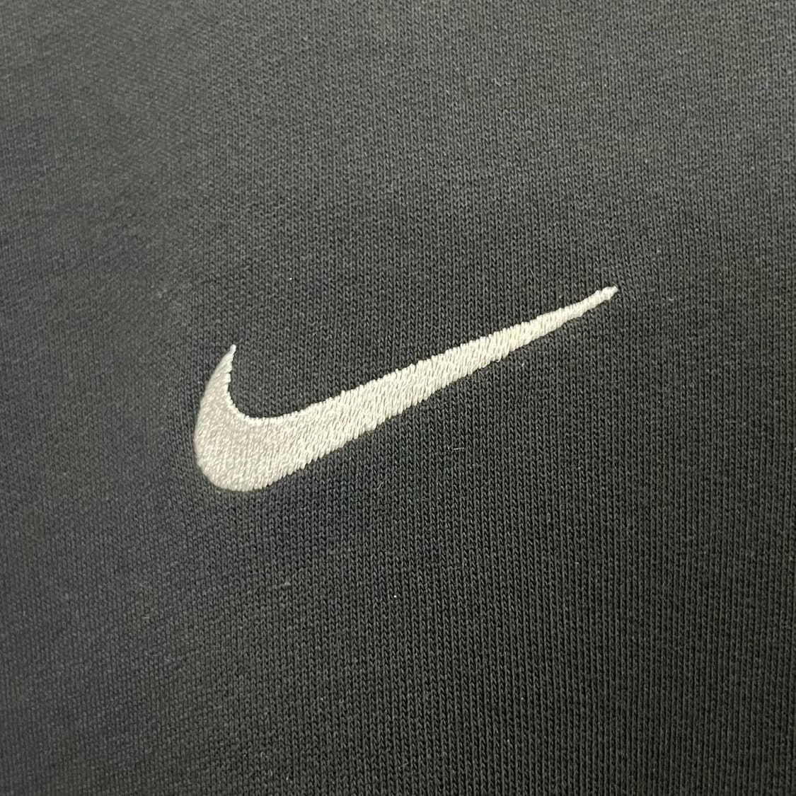 나이키 블랙 라운드 스몰로고 맨투맨 상품이미지4