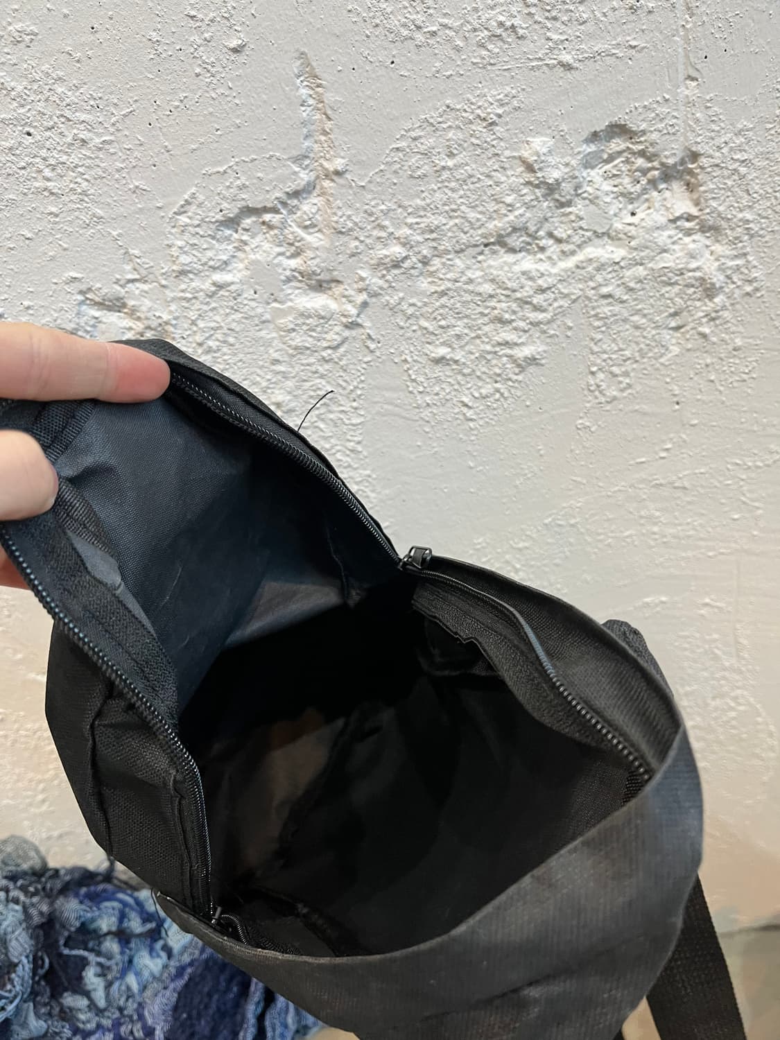 스투시 스탁로고 미니 슬링백 상품이미지4