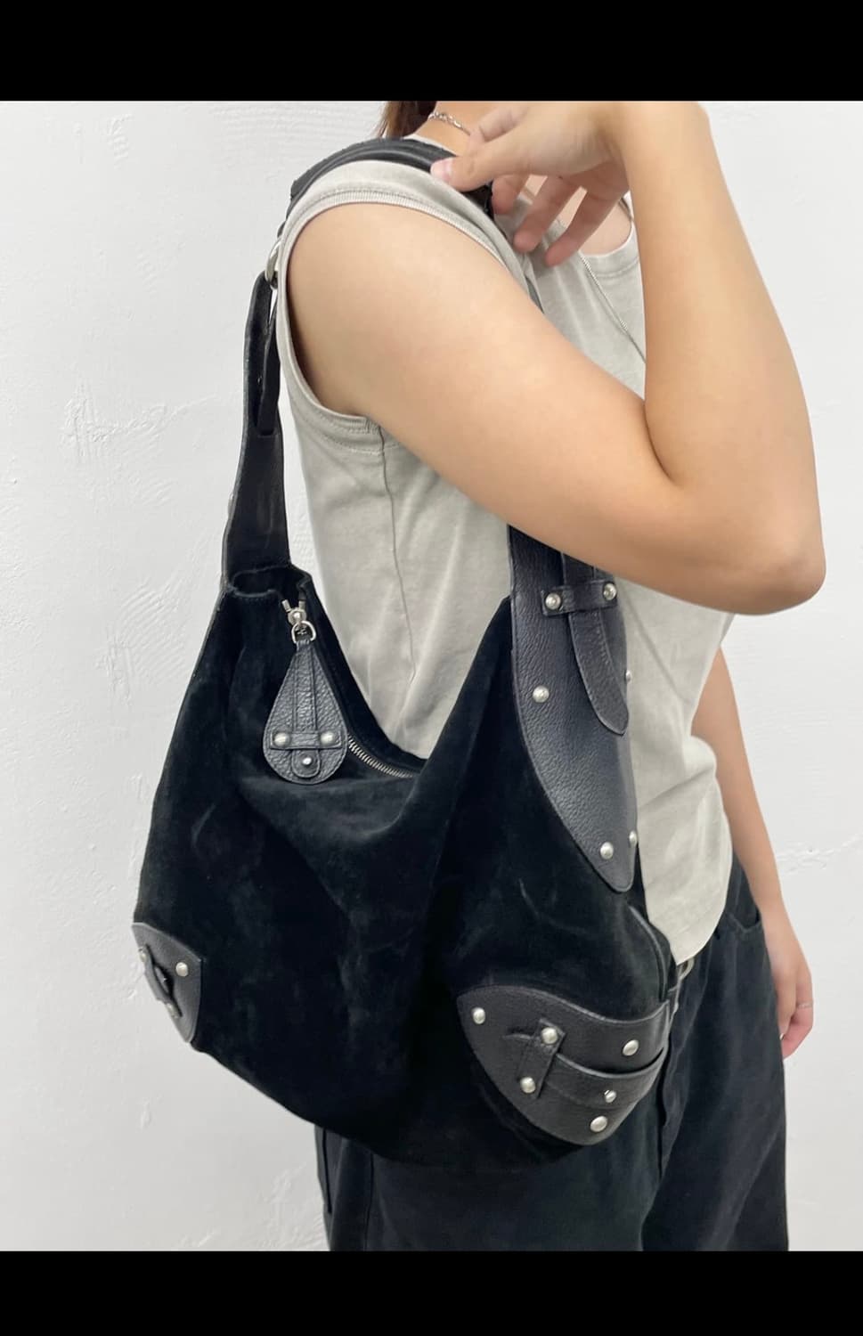 Furla 스웨이드 레더 스터드 숄더백 상품이미지7