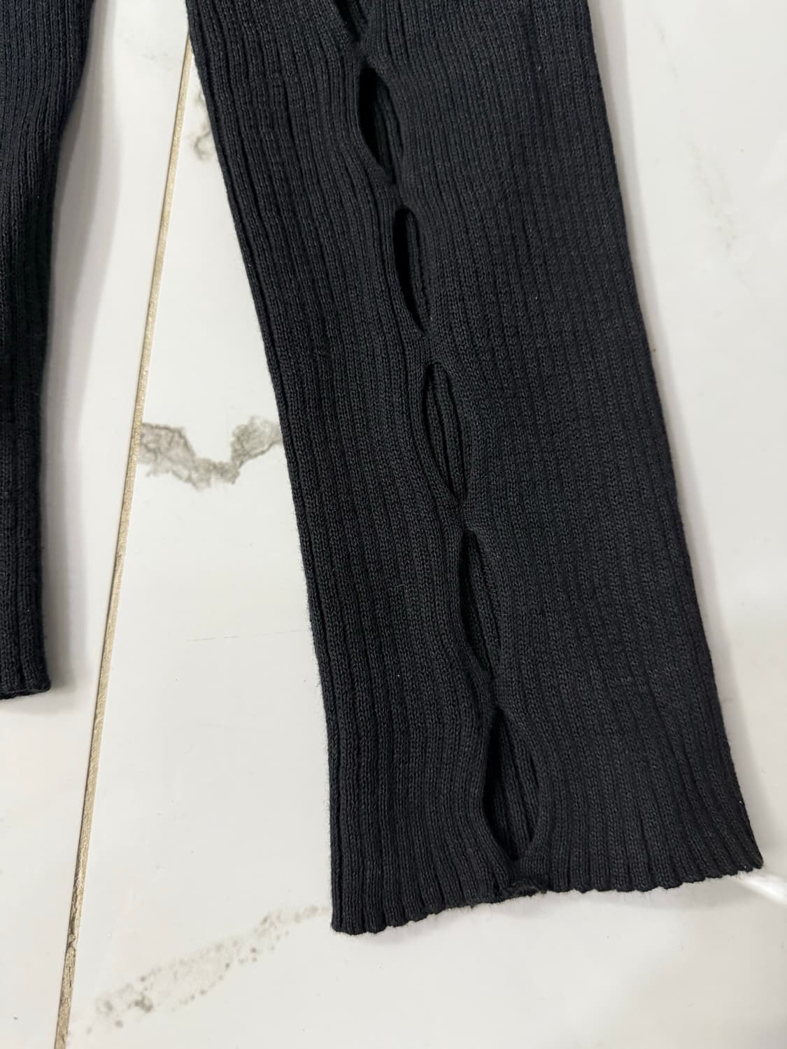 NVRFRGT 컷 아웃립 집업 후디 블랙 2사이즈 상품이미지3