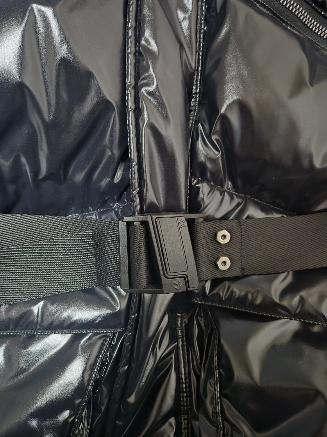 메종미네드 광택 벨티드 구스다운 패딩 Black 상품이미지7