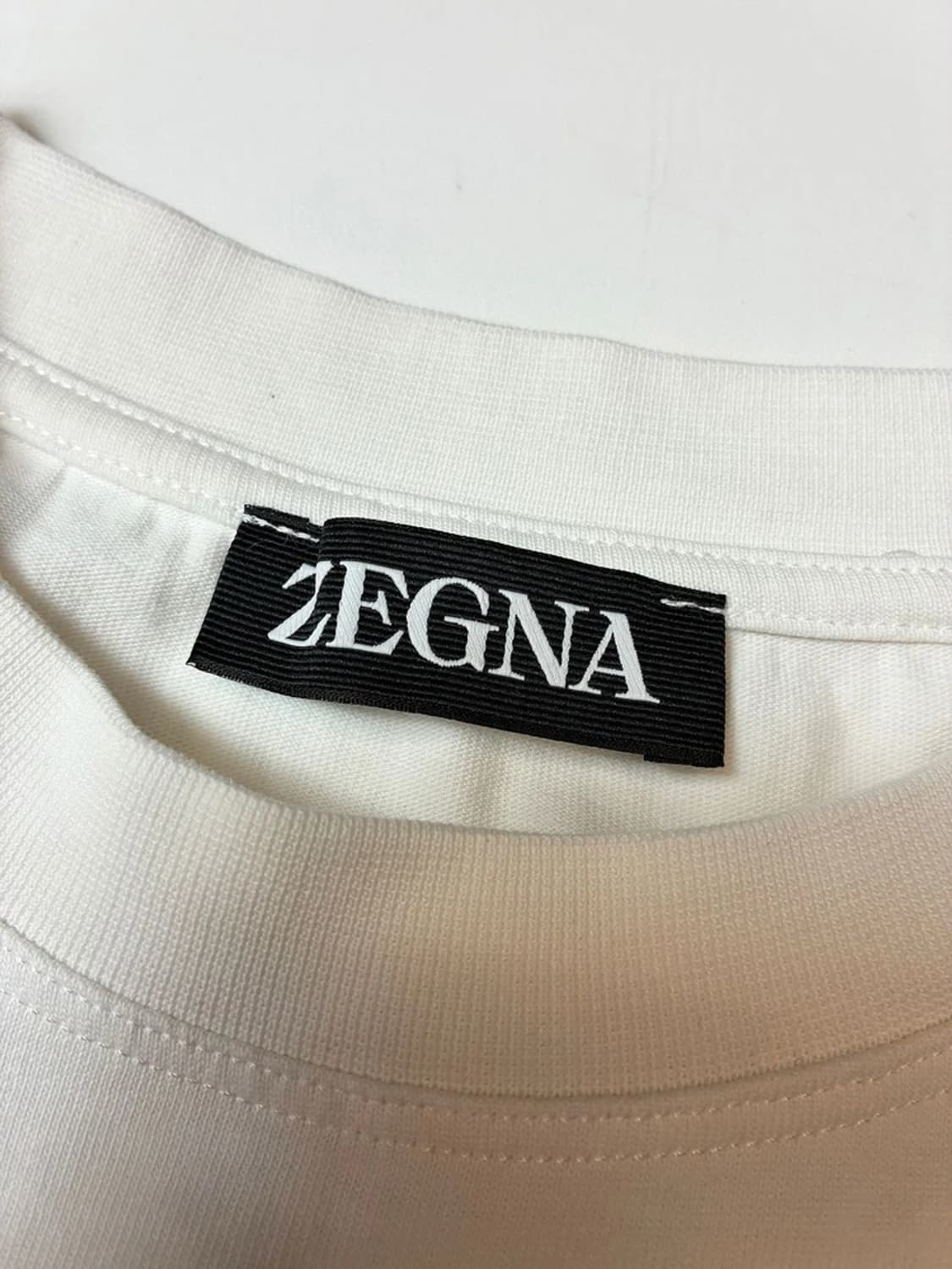 제냐 ZEGNA 화이트 크루넥 반팔 티셔츠 PN9030 상품이미지7