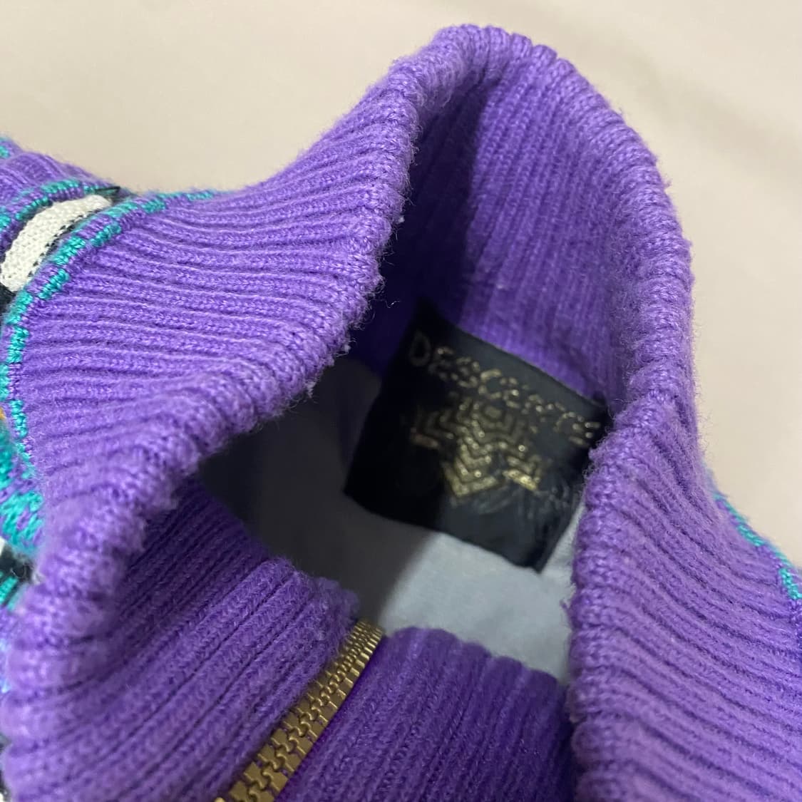 급처! 데상트 오스트리아 케이블 니트 반집업 상품이미지6