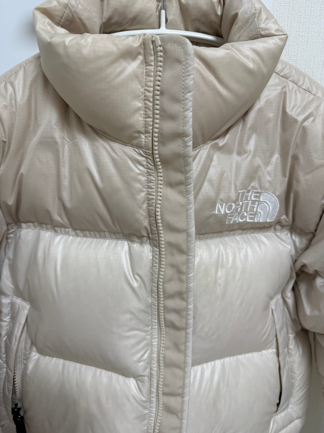 노스페이스 눕시 숏패딩 샌드베이지 90(M) NJ1DQ86C 상태매우좋음 상품이미지5