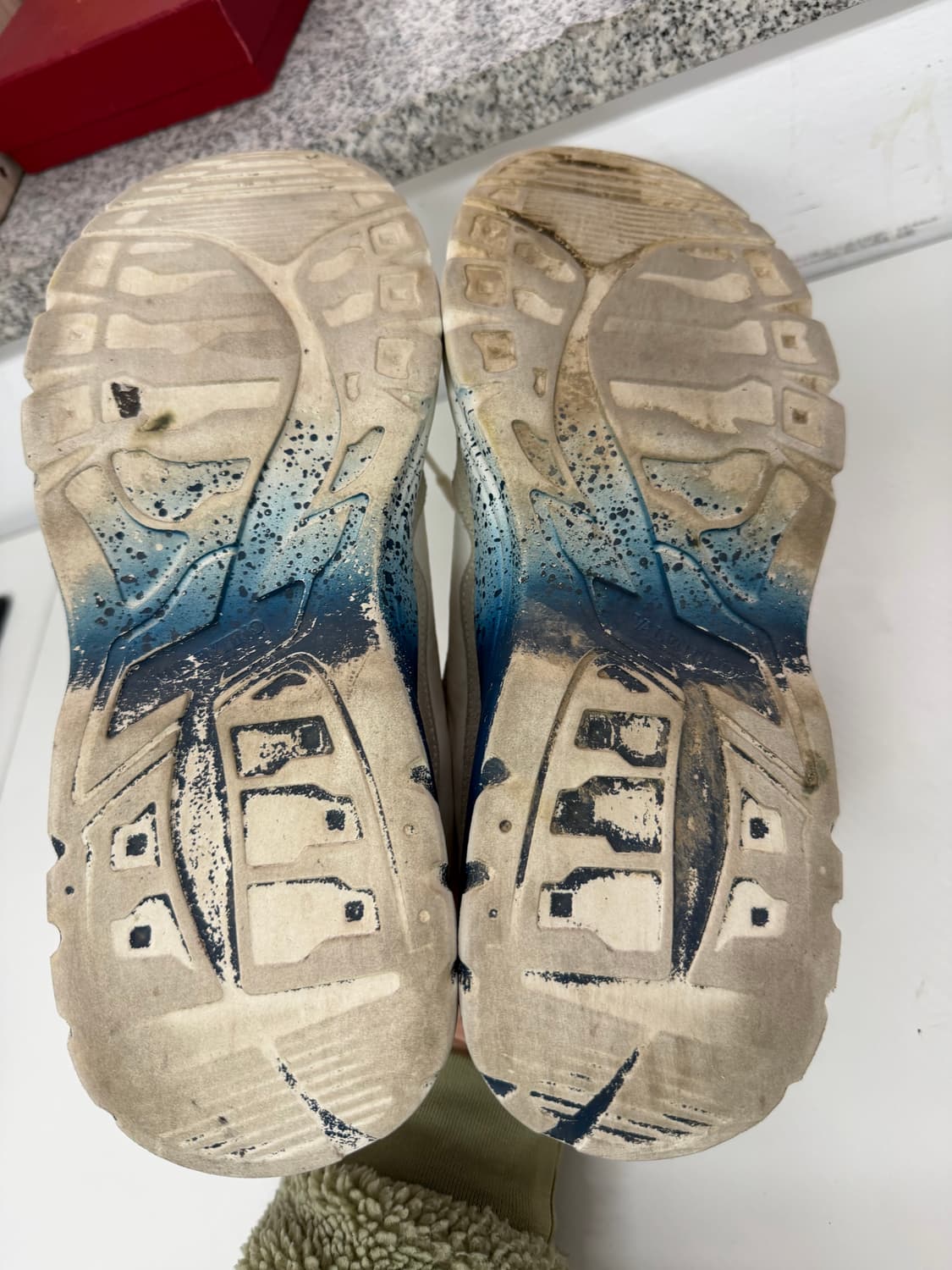 정품) 발렌티노 스프레이 그라데이션 검보이 스니커즈 42.5 상품이미지9