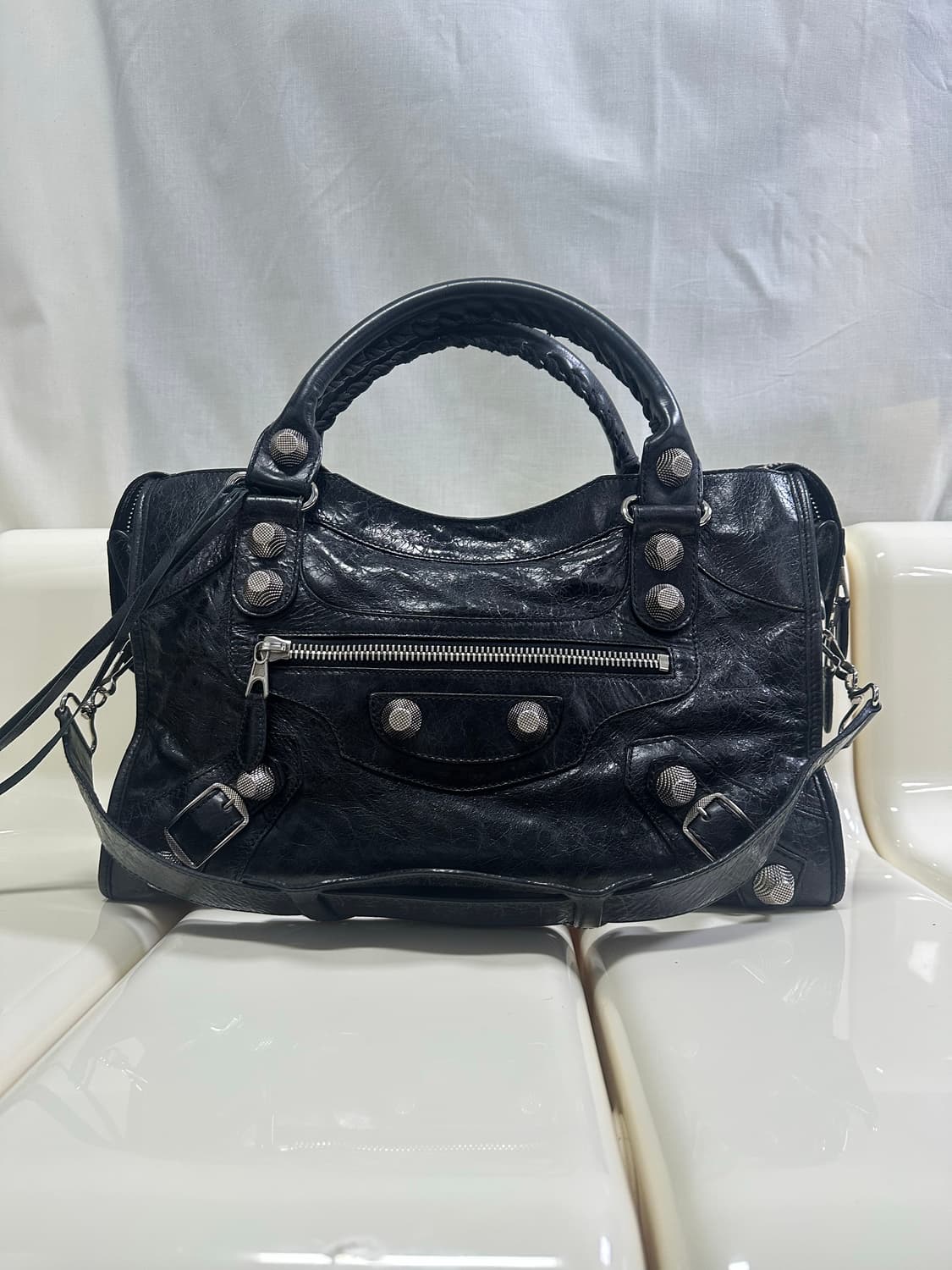 [A 정품] 발렌시아가 자이언트 시티 모터백 미디움 블랙 상품이미지2