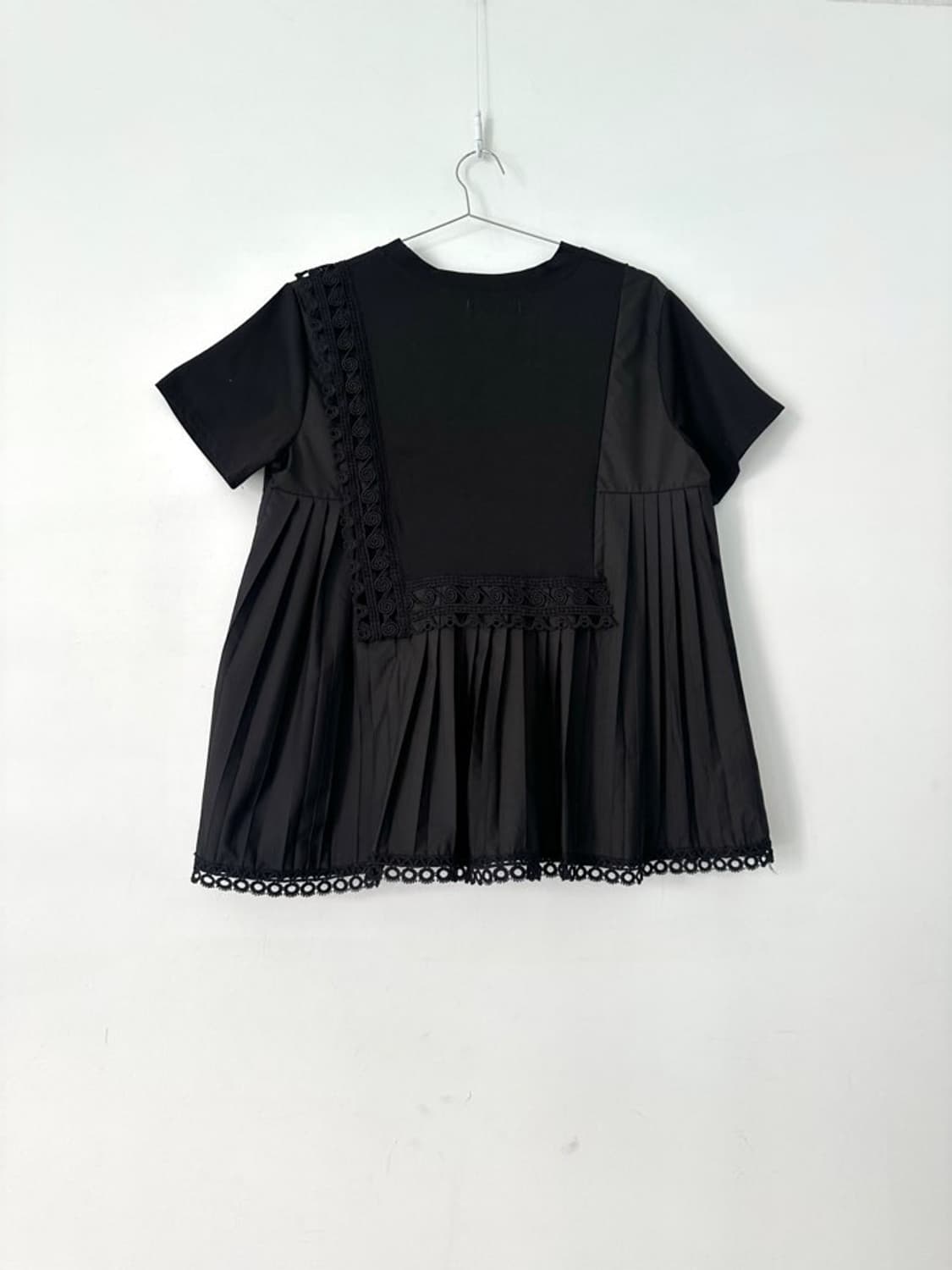 ESSENA play embroidery pleats top  상품이미지4