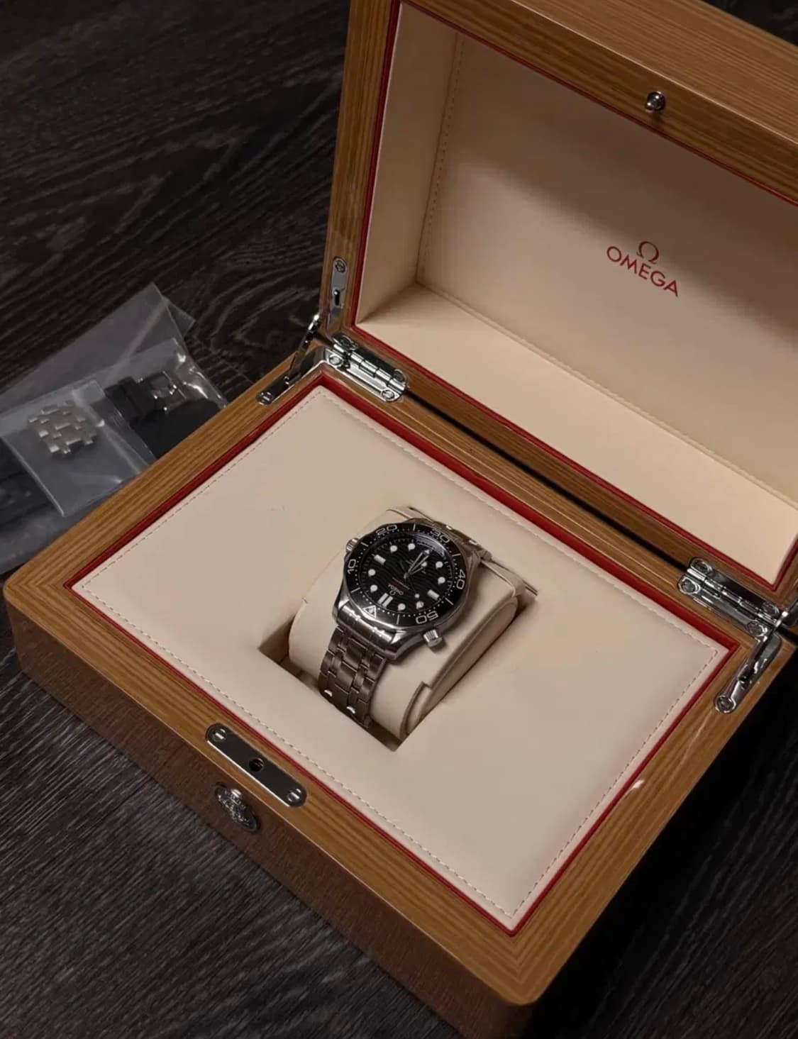 [44mm]오메가 씨마스터 다이버 300 풀박스 흑판 블랙 상품이미지2