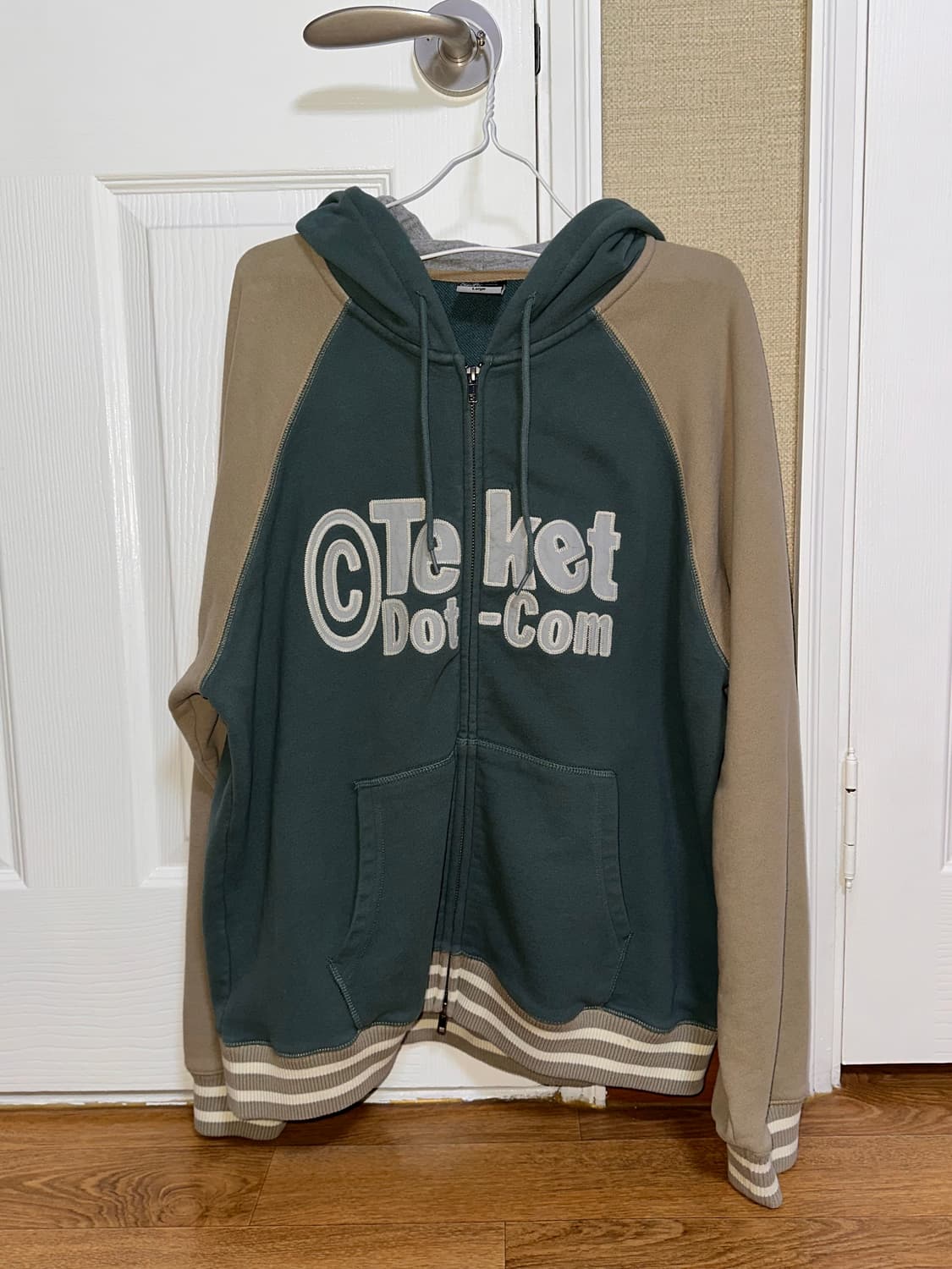 테켓 Tilted Zip-Up Hoodie Khaki Beige  상품이미지3