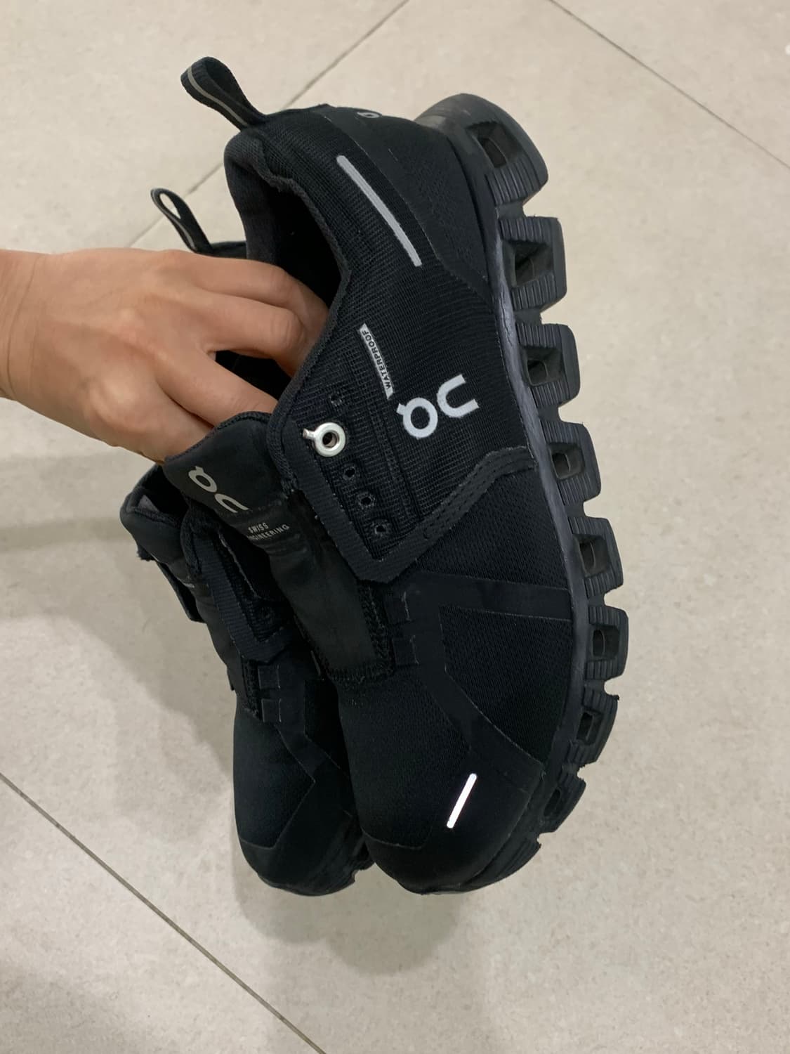 on 러닝화 상품이미지3