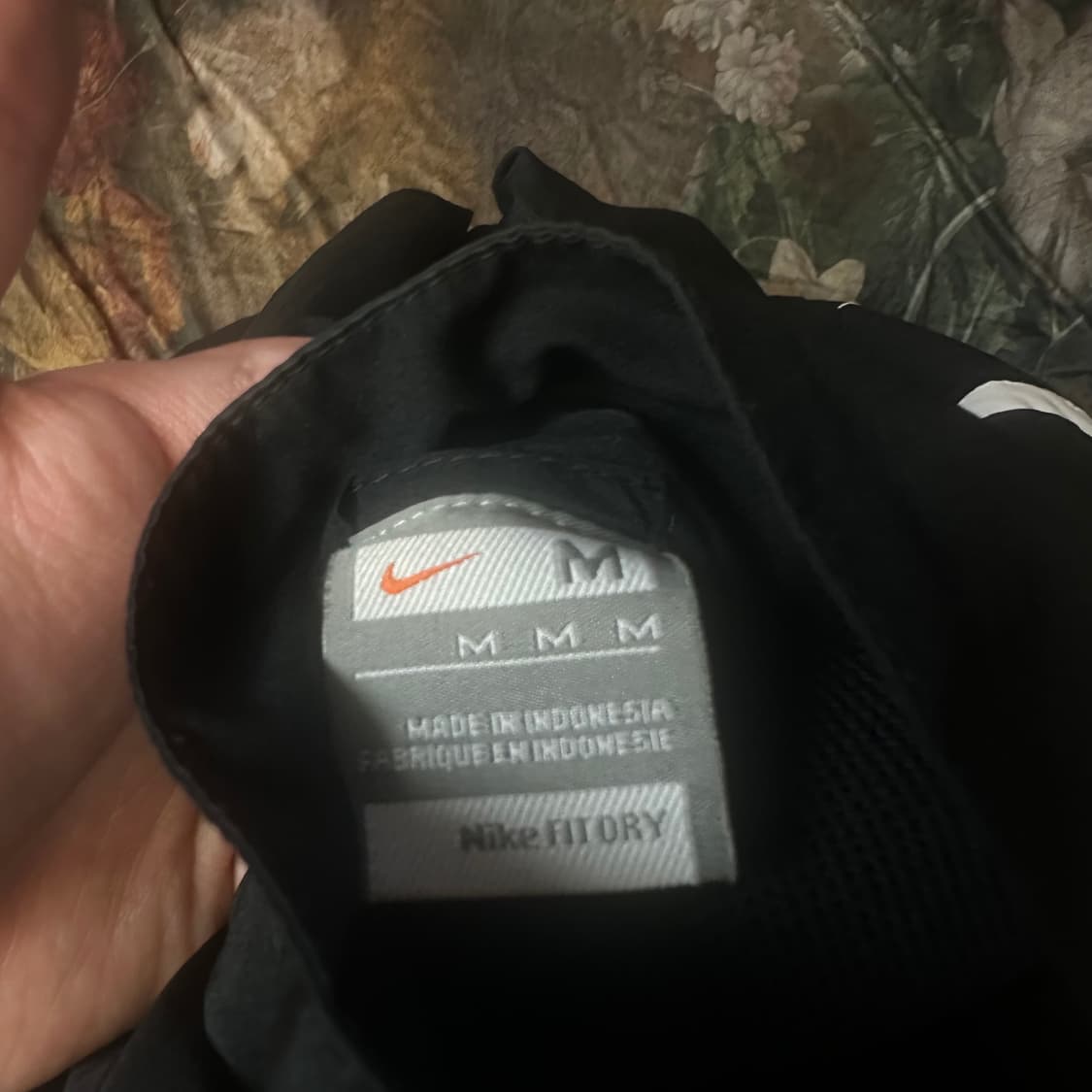 나이키 드라이핏 스우시 스몰로고 블랙바람막이 100 상품이미지3
