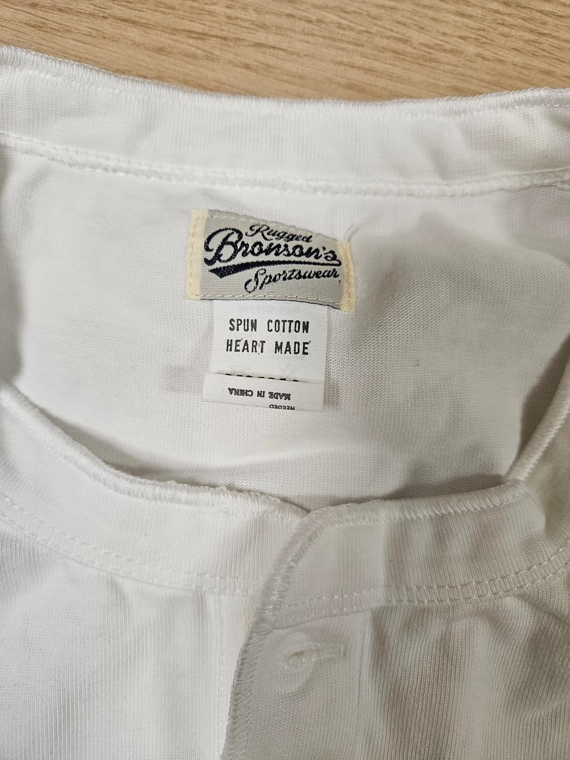 브론슨 헨리넥 반팔 새상품 상품이미지2