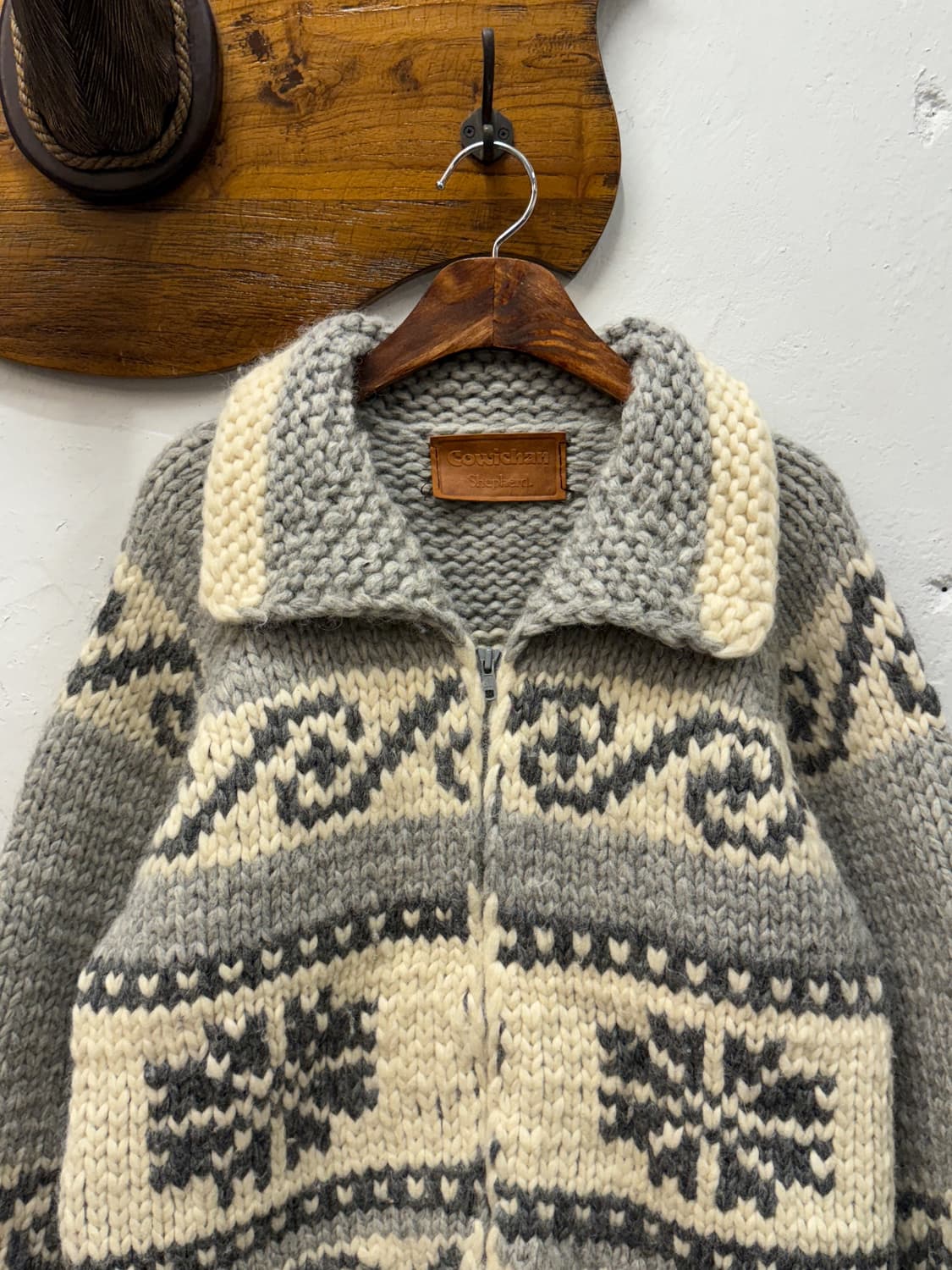 66) Cowichan Shepherd Wool Zip Knit Jack 상품이미지1