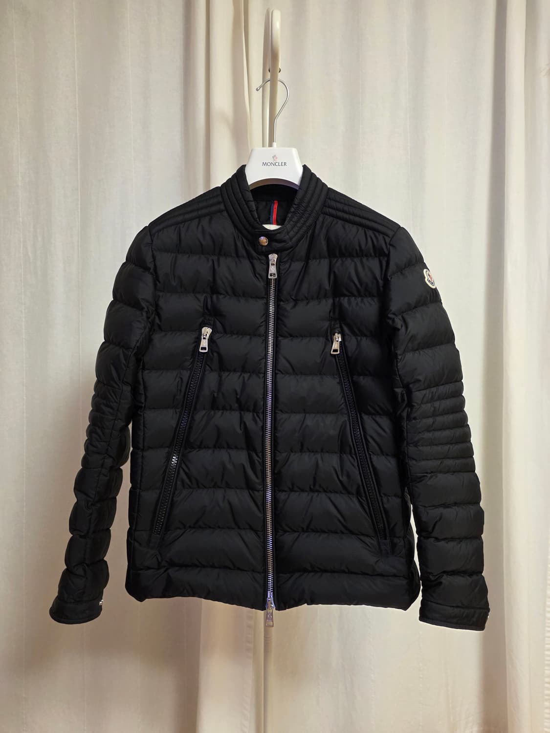 [23년] 몽클레어 아미오 경량 바이크 다운 패딩 3사이즈 상품이미지1