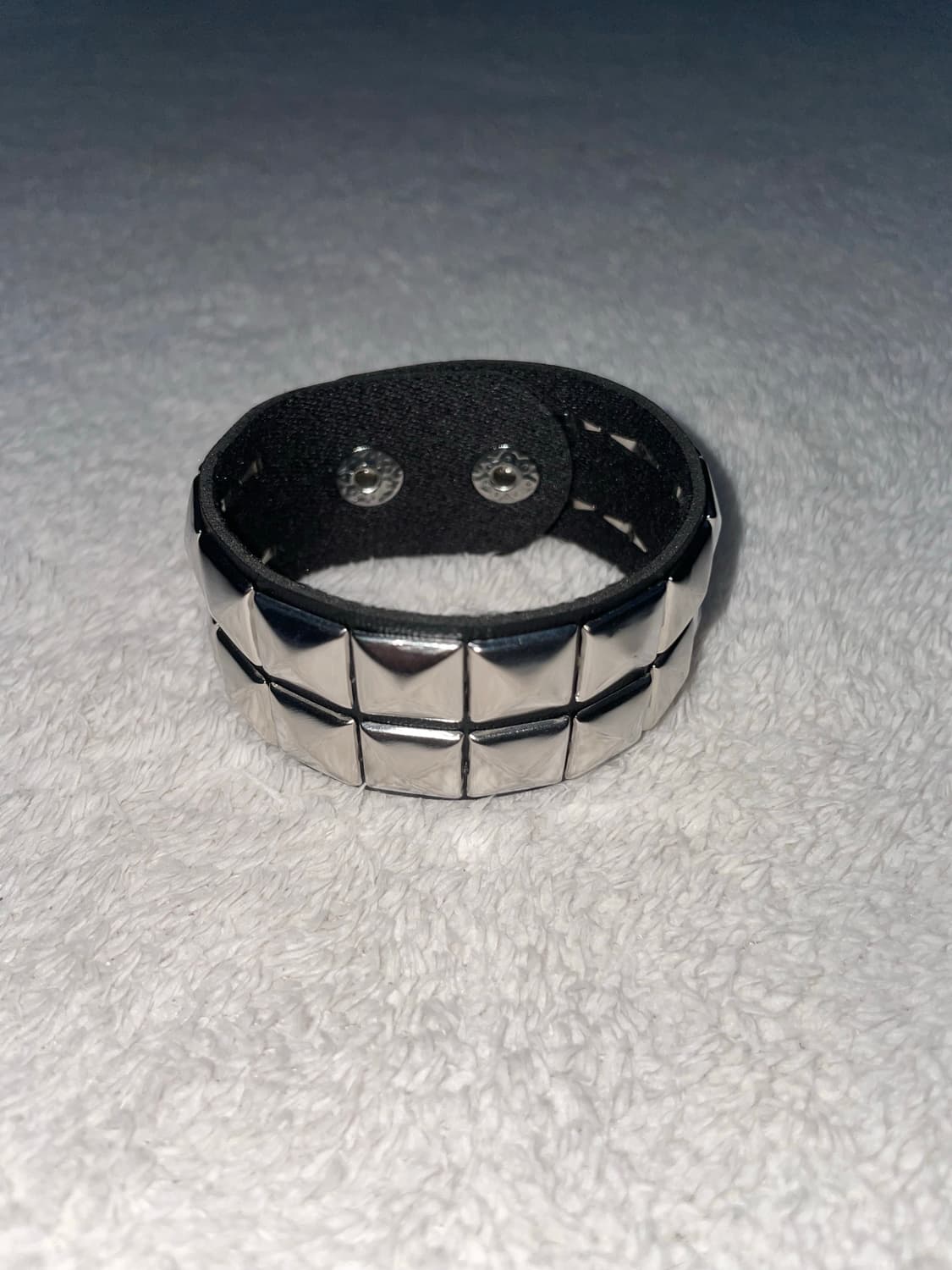 black studs leather bracelet 상품이미지1