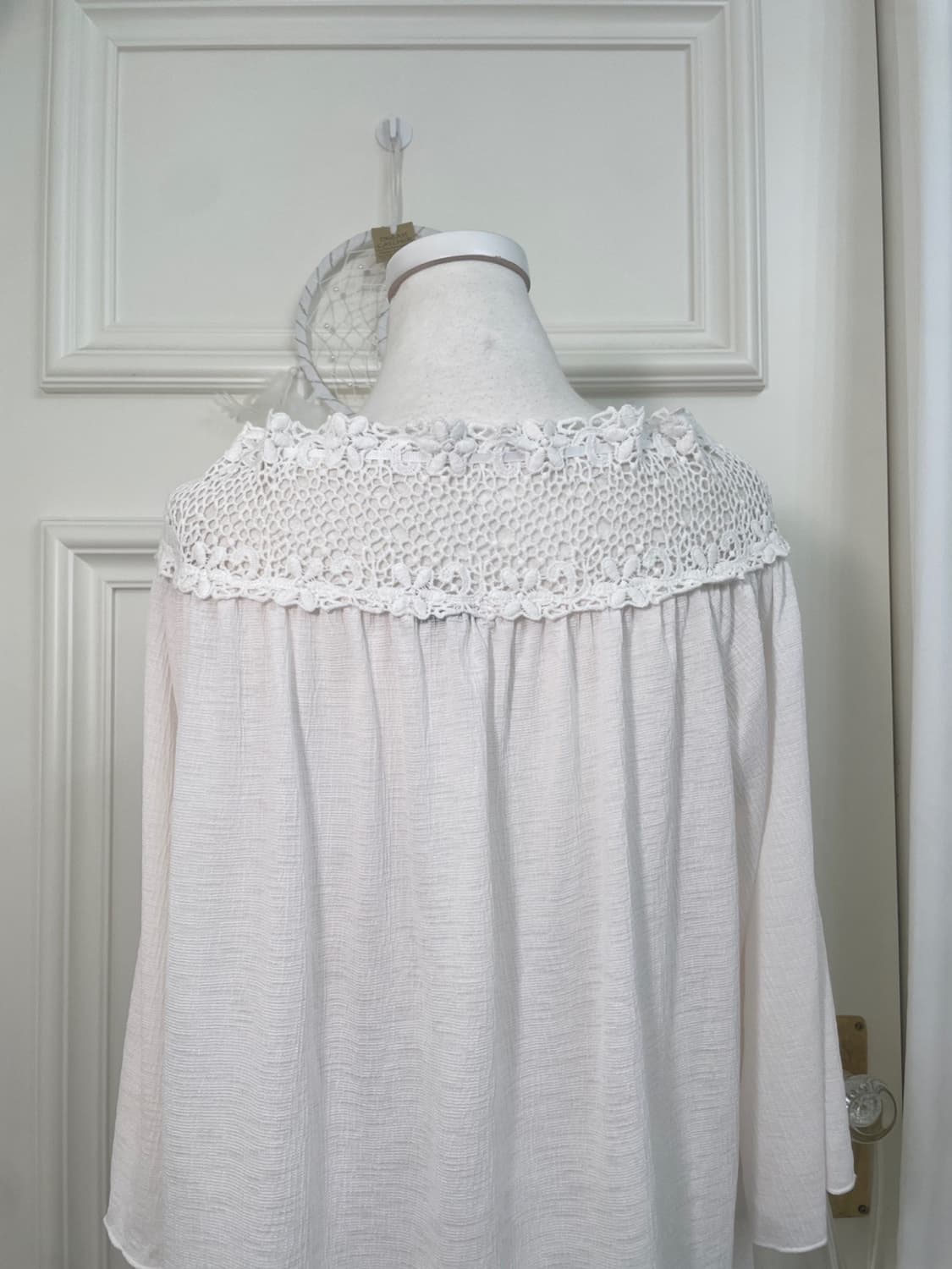 EARTH ivory crochet bow summer blouse 상품이미지4