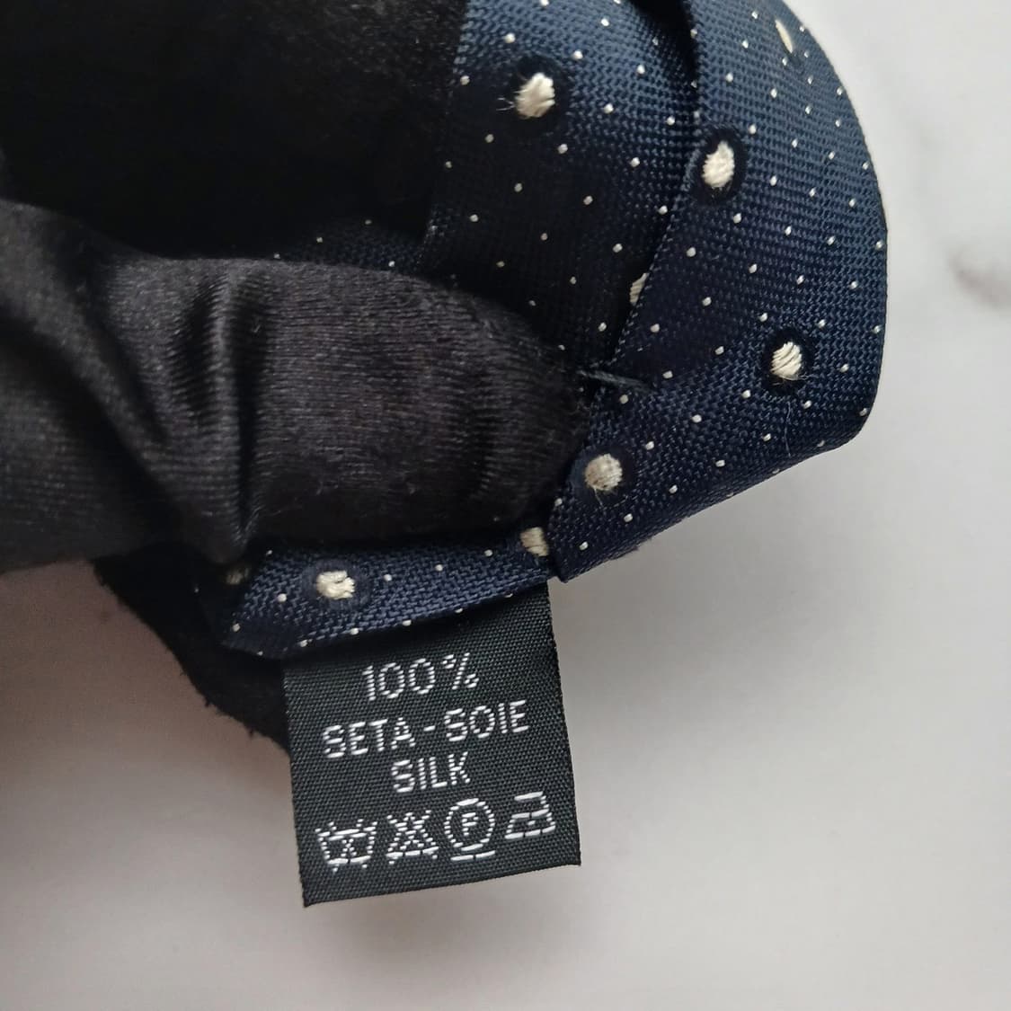 베르사체 실크 네이비 도트 넥타이 9.2cm A~B등급 A18702
 상품이미지8