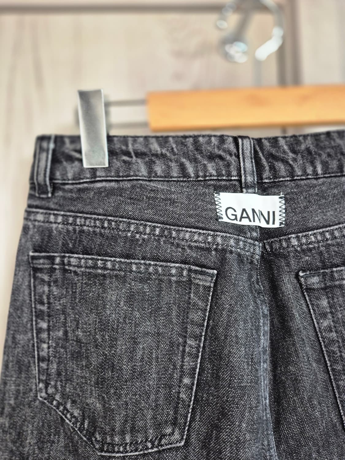 GANNI 하이라이즈 스트레이트 레그 진 27 상품이미지5