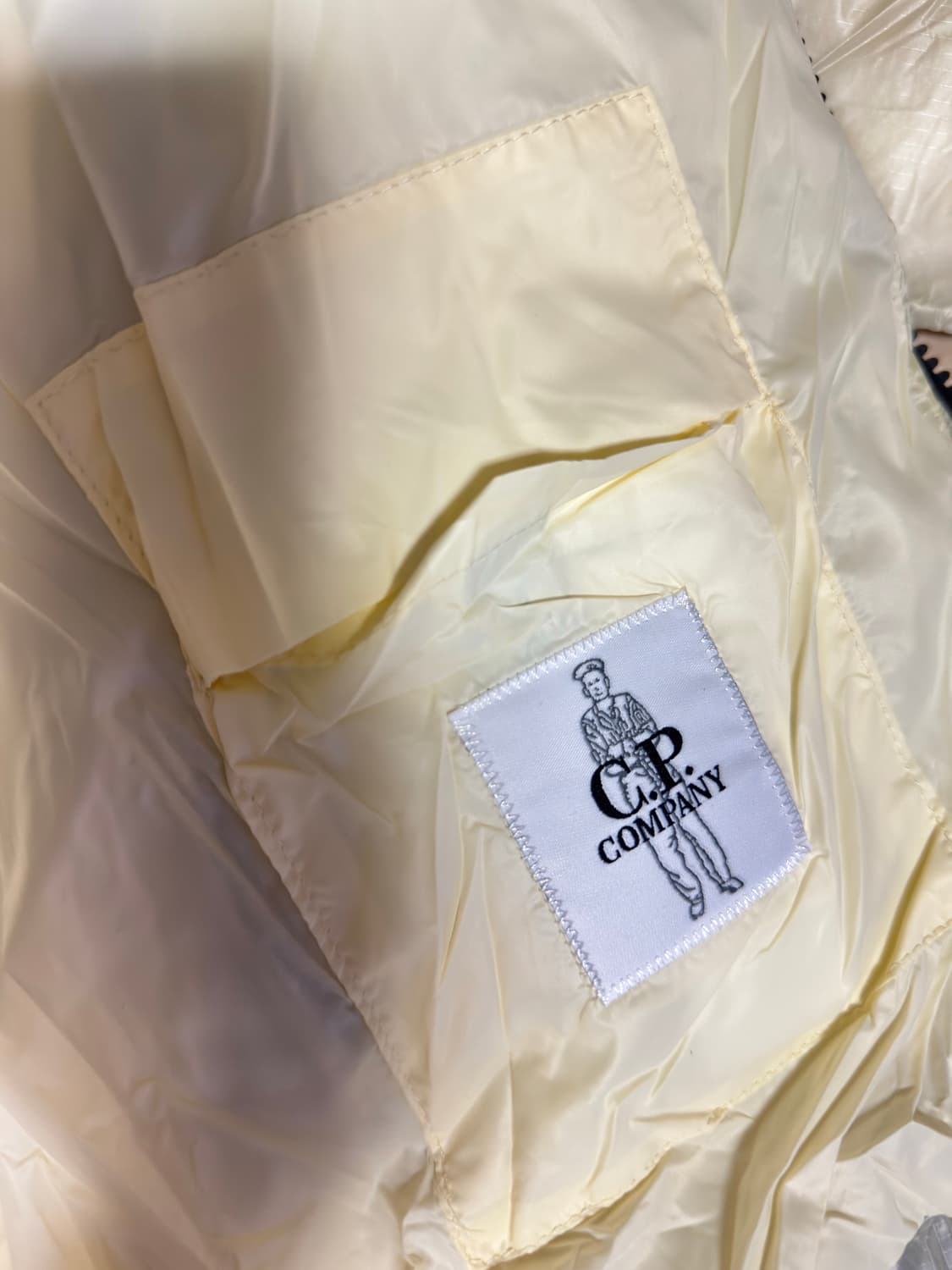 디디쉘 씨피컴퍼니패딩 상품이미지5