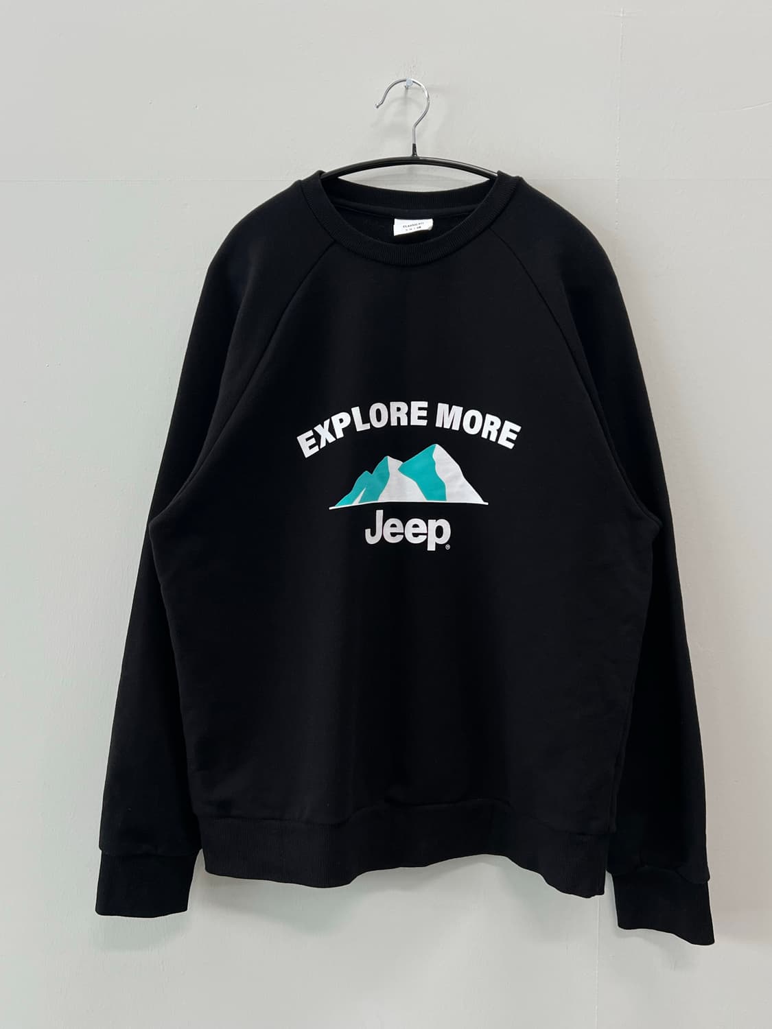 JEEP 로고 프린팅 맨투맨 블랙 상품이미지2