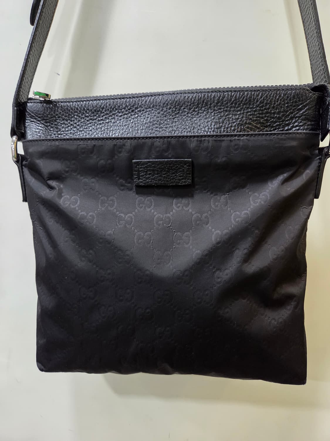 구찌 마이크로 씨마 크로스백 상품이미지1