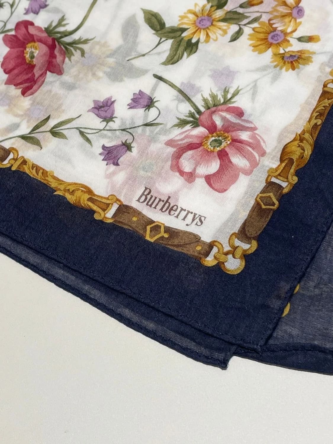 버버리 00s 시그니처 재팬 플라워 쁘띠 반다나 손수건 A1217 상품이미지4