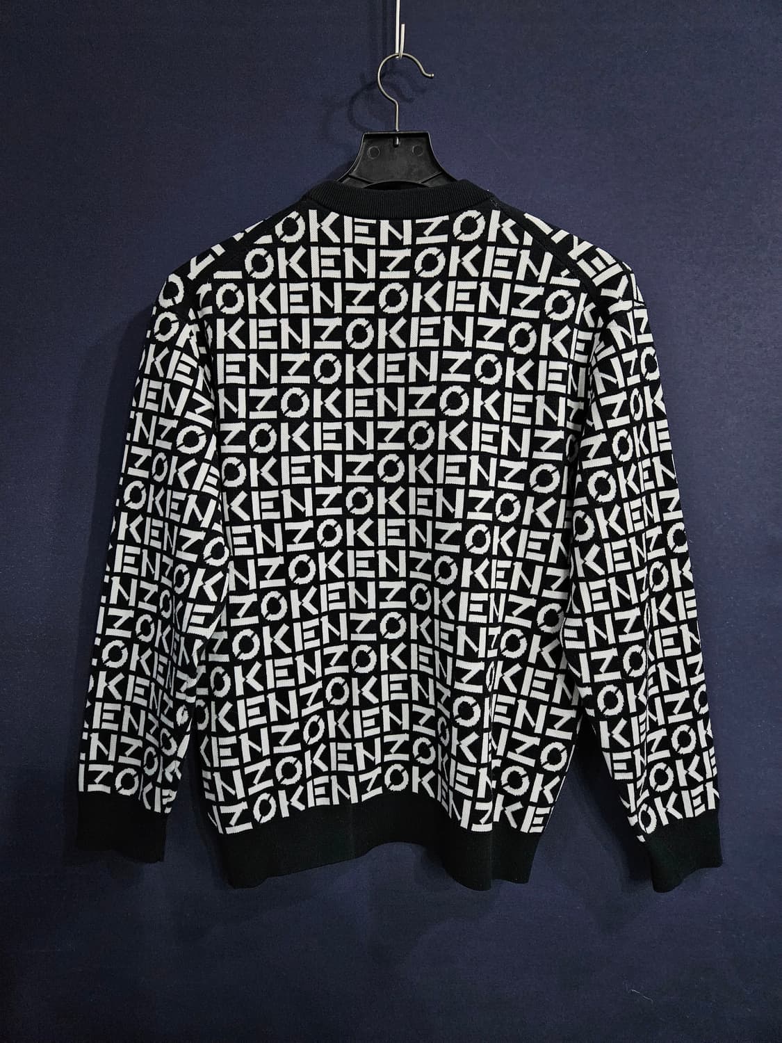 겐조 로고패턴 남성 세미오버핏 100 니트 상품이미지2