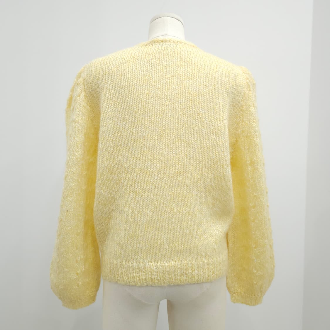  라이트 옐로우 울 펀칭 퍼프 니트  상품이미지3