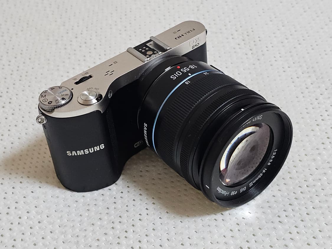 삼성 NX210 미러리스 카메라 상품이미지1
