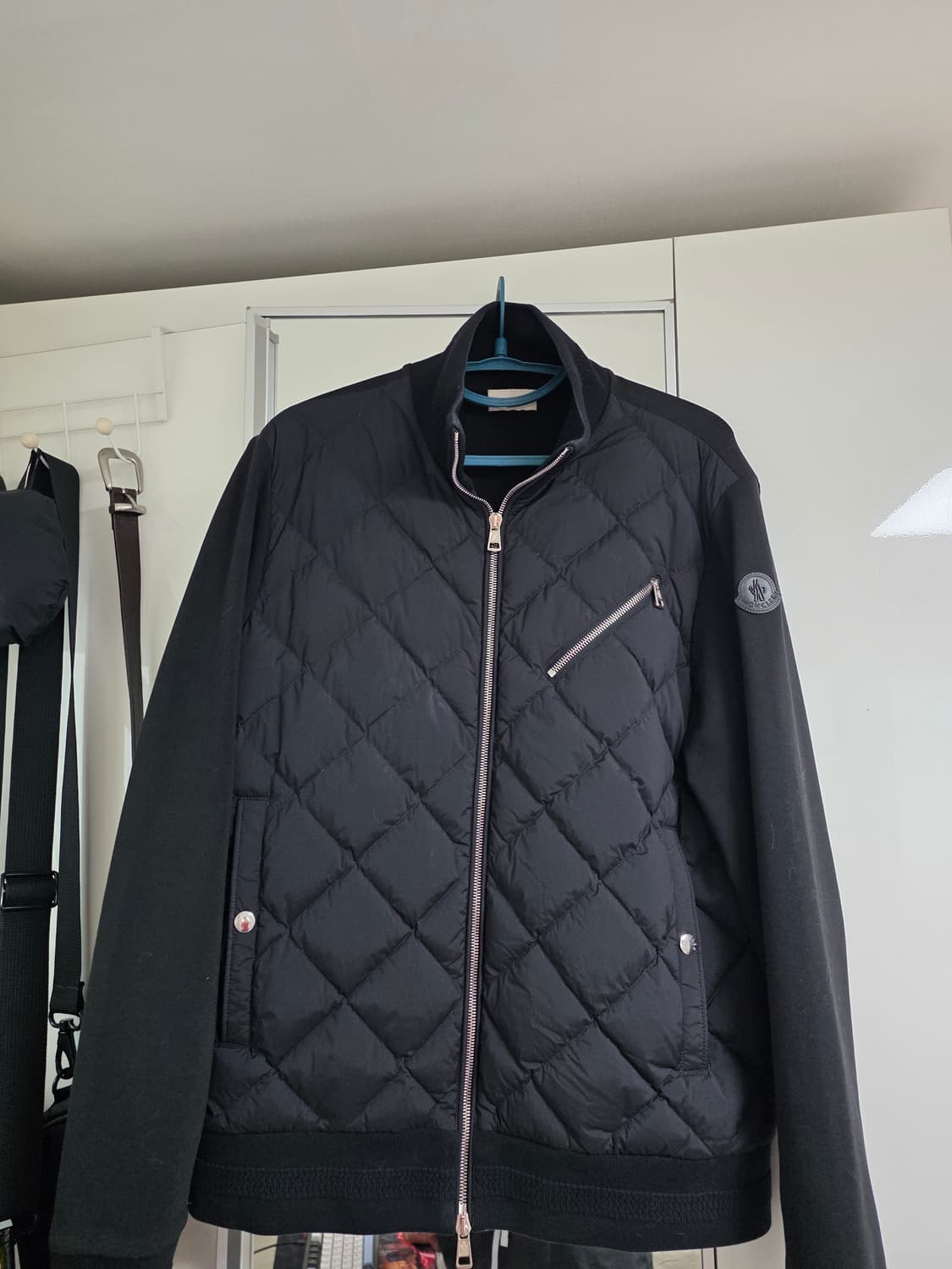 몽클레어 다이아몬드 퀼팅 블랙와펜 패딩 가디건 상품이미지2
