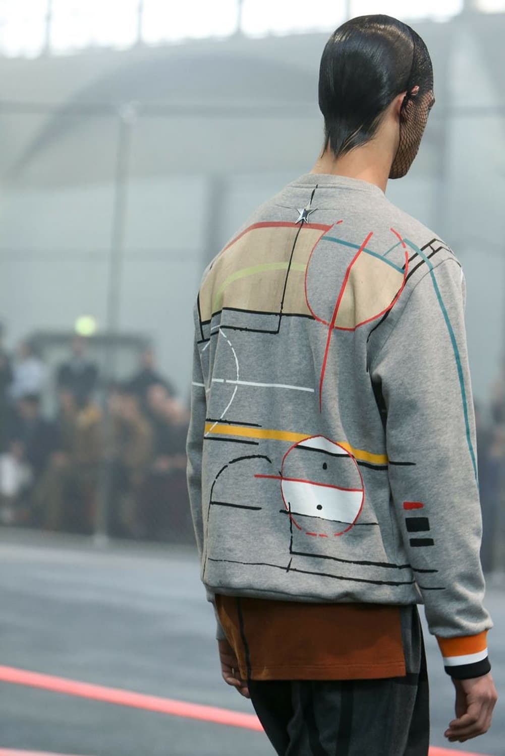 지방시 14AW 메탈 장식 기하학 맨투맨 그레이 상품이미지2