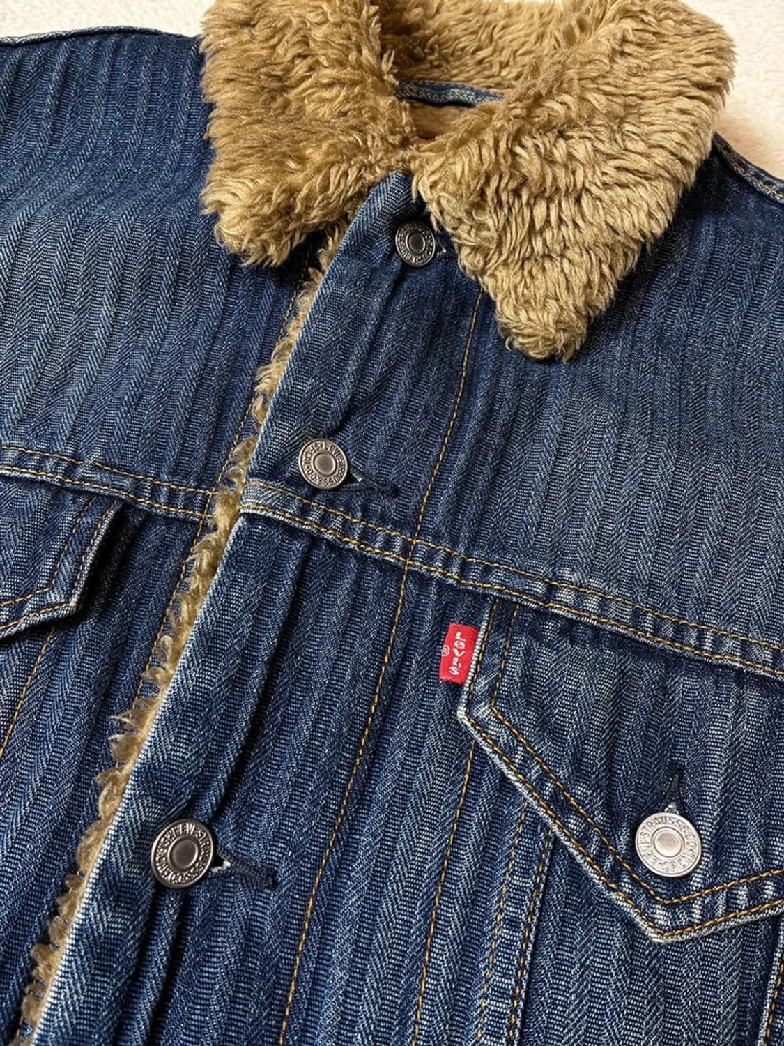 리바이스 00's 양털 워시드 데님 트러커 자켓 PN7931 상품이미지3