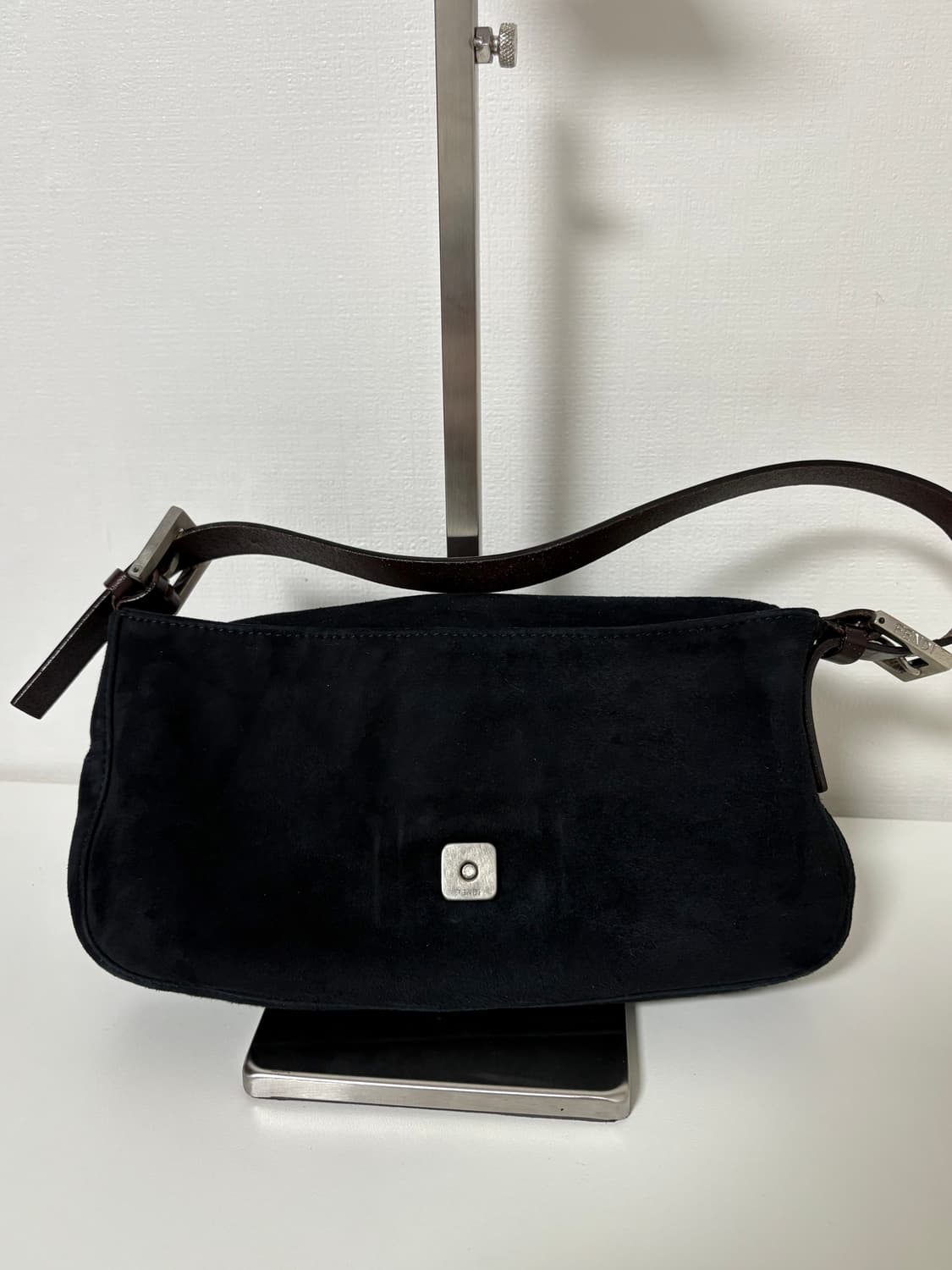 펜디 스웨이드 바게트백 상품이미지8