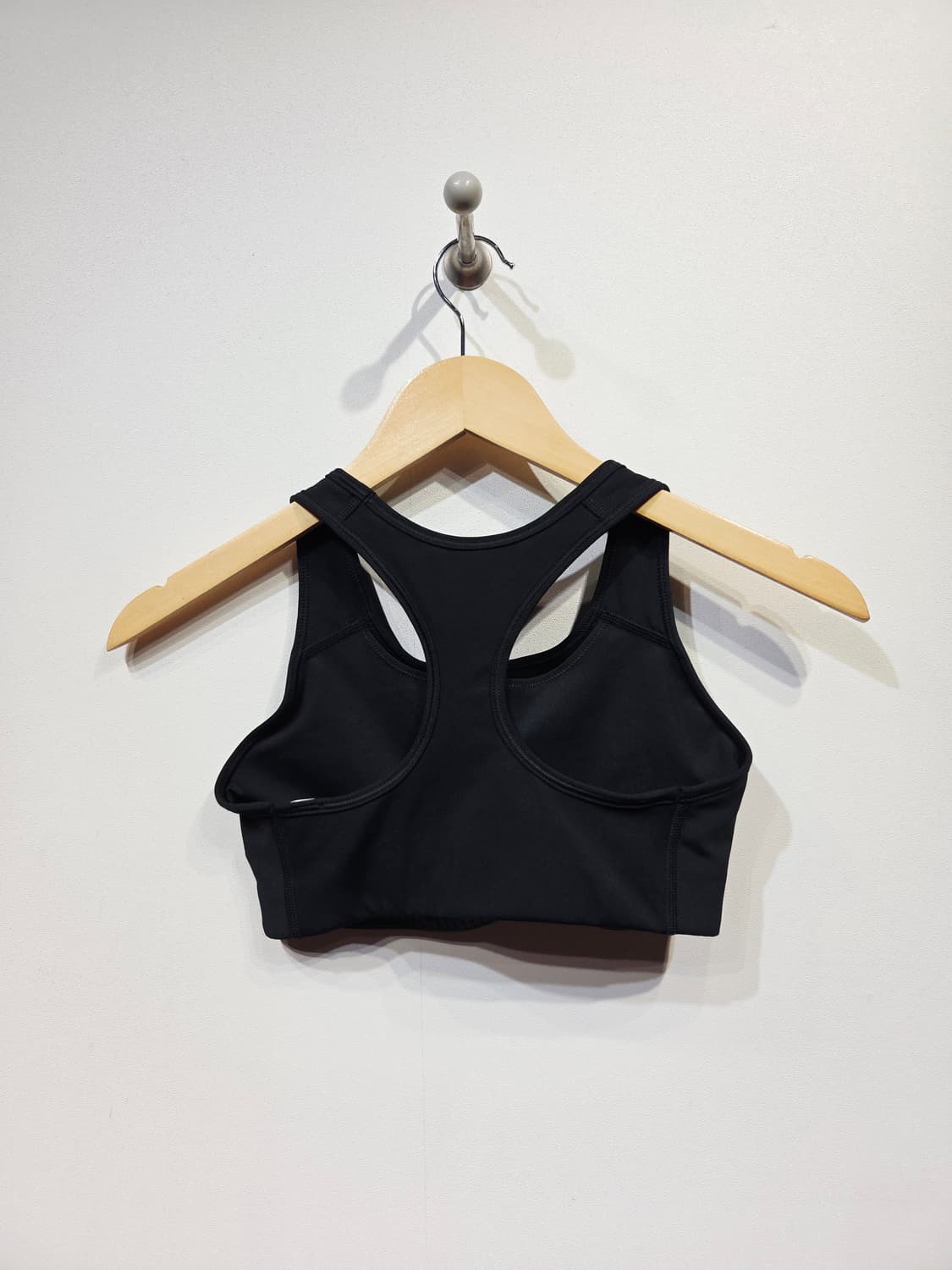 M. 나이키(NIKE) 스우시 베이직 스포츠 브라 블랙 상품이미지2