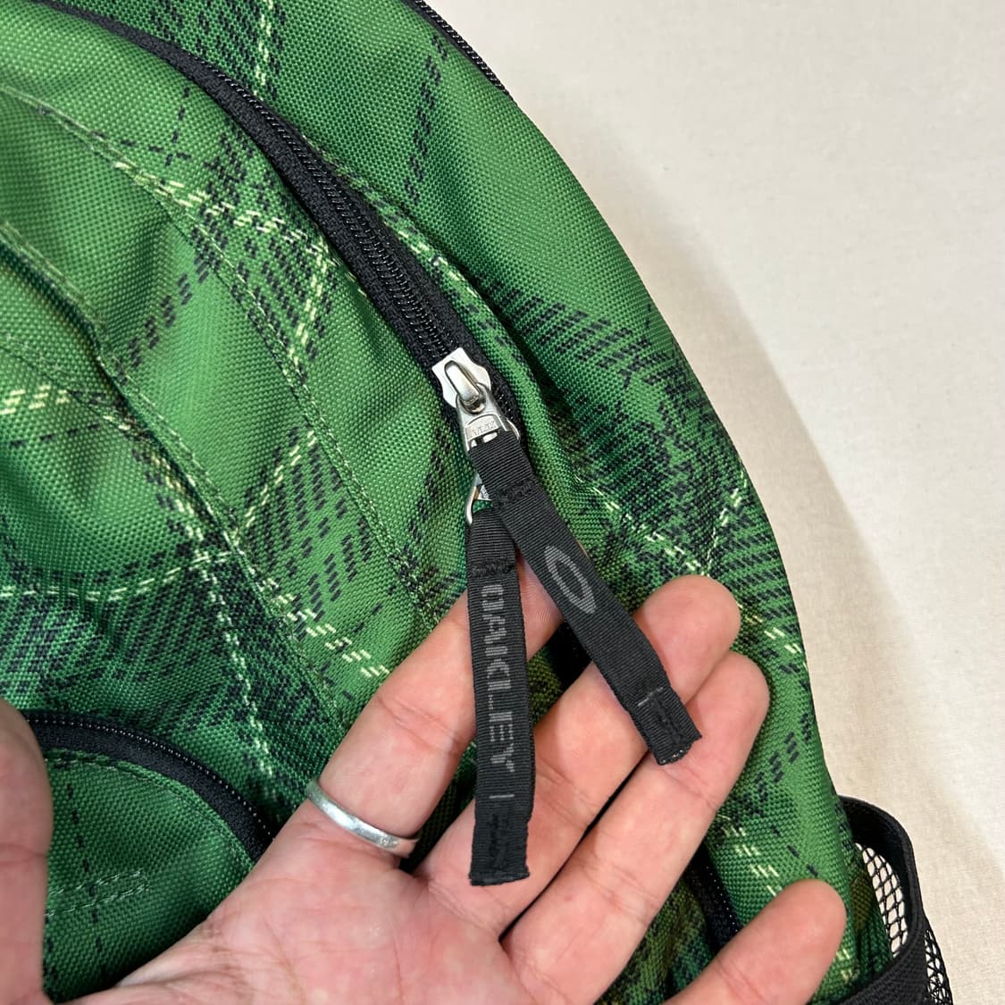 오클리 아이코닉 백팩 가방 상품이미지4