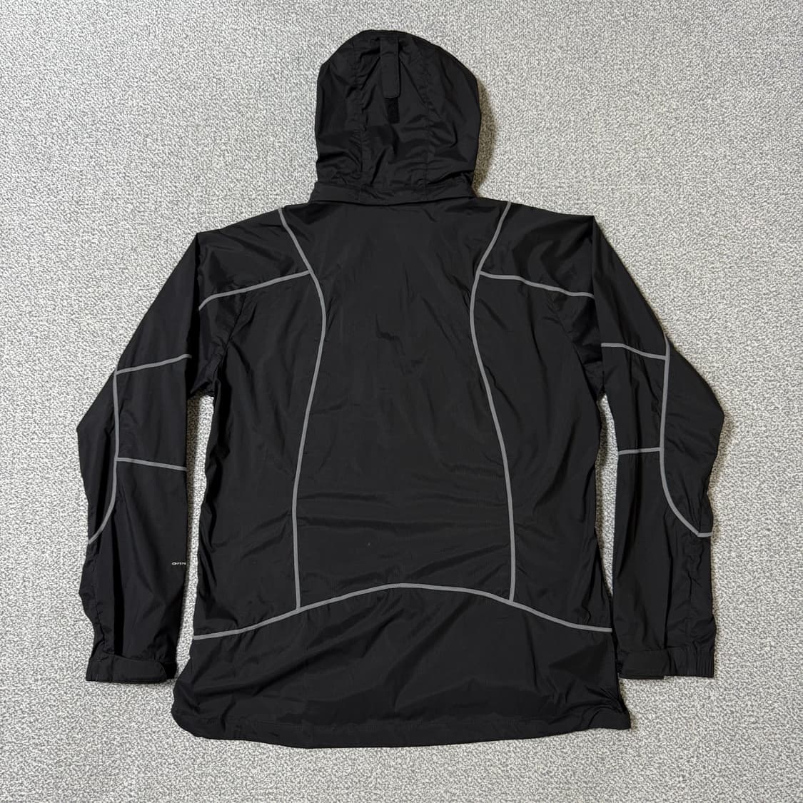 컬럼비아 봄여름용 초경량 바람막이 XL 상품이미지2