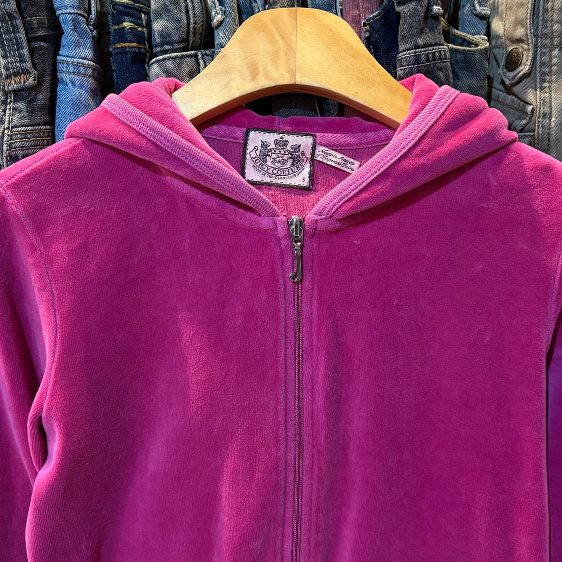 쥬시 꾸뛰르 핫핑크 벨벳 후드집업 상품이미지3