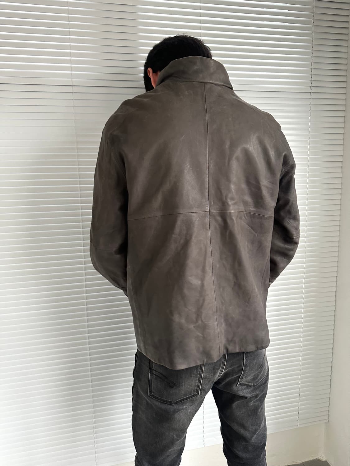 가렛 애쉬그레이 램스킨 하이넥 집업 레더 자켓 상품이미지3