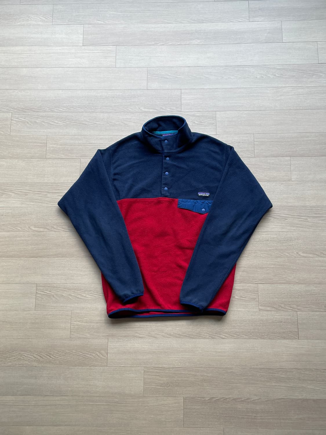파타고니아 신칠라 레드 블루 플리스 상품이미지1