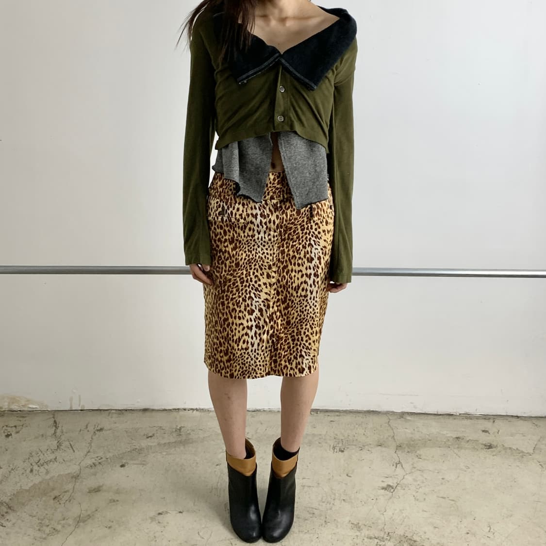 발렌티노 레오파드 패턴 햄 슬릿 스커트 상품이미지8