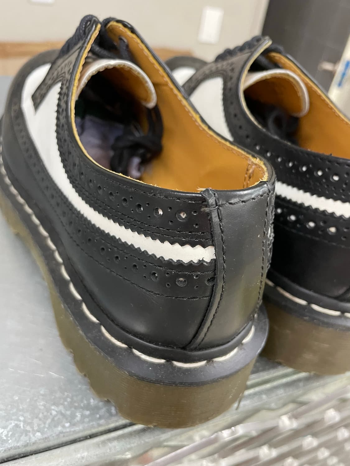 닥터마틴 3989 벡스 블랙앤화이트 uk7 상품이미지8