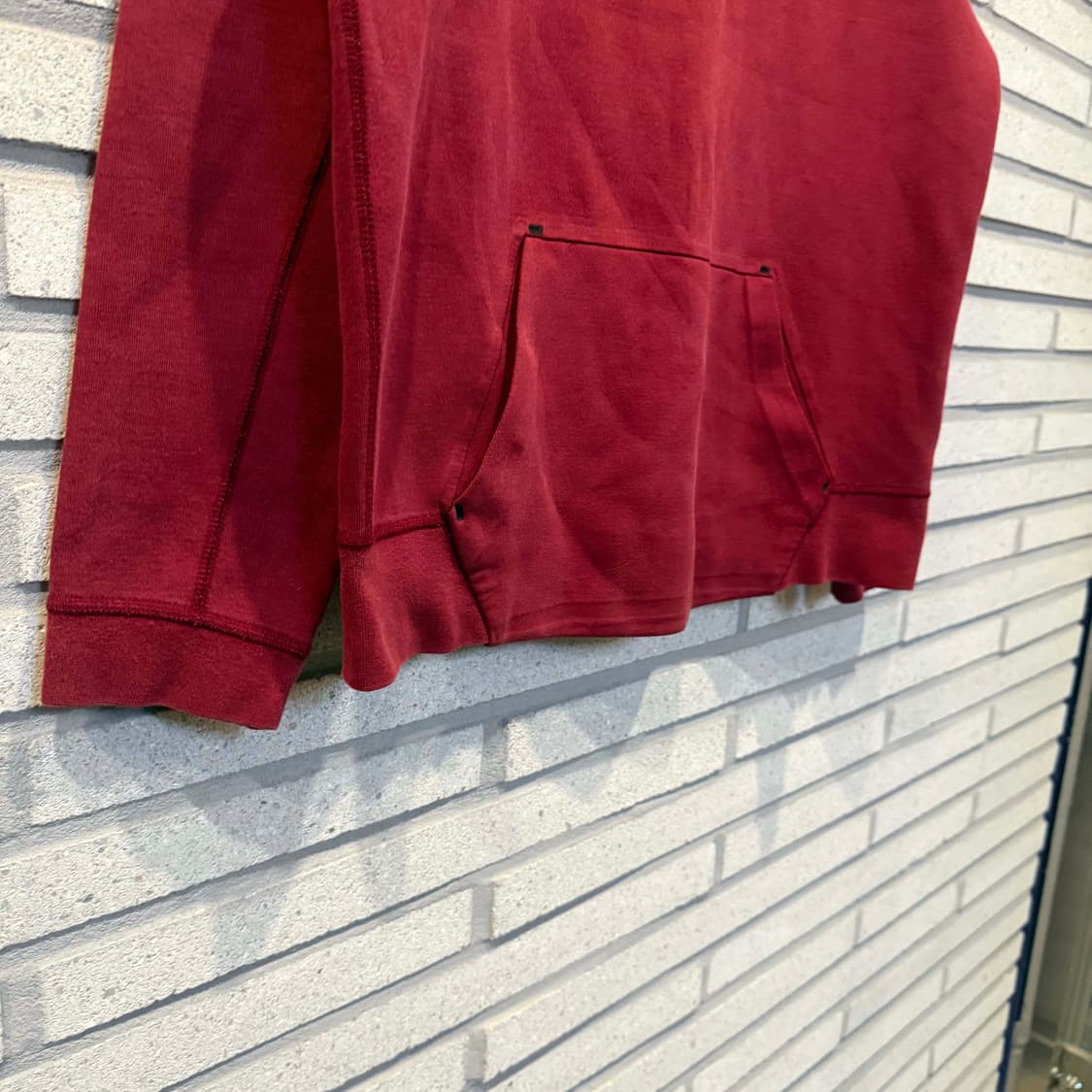 나이키 파이핑 자수 트랙 맨투맨 버건디 컬러 상품이미지3